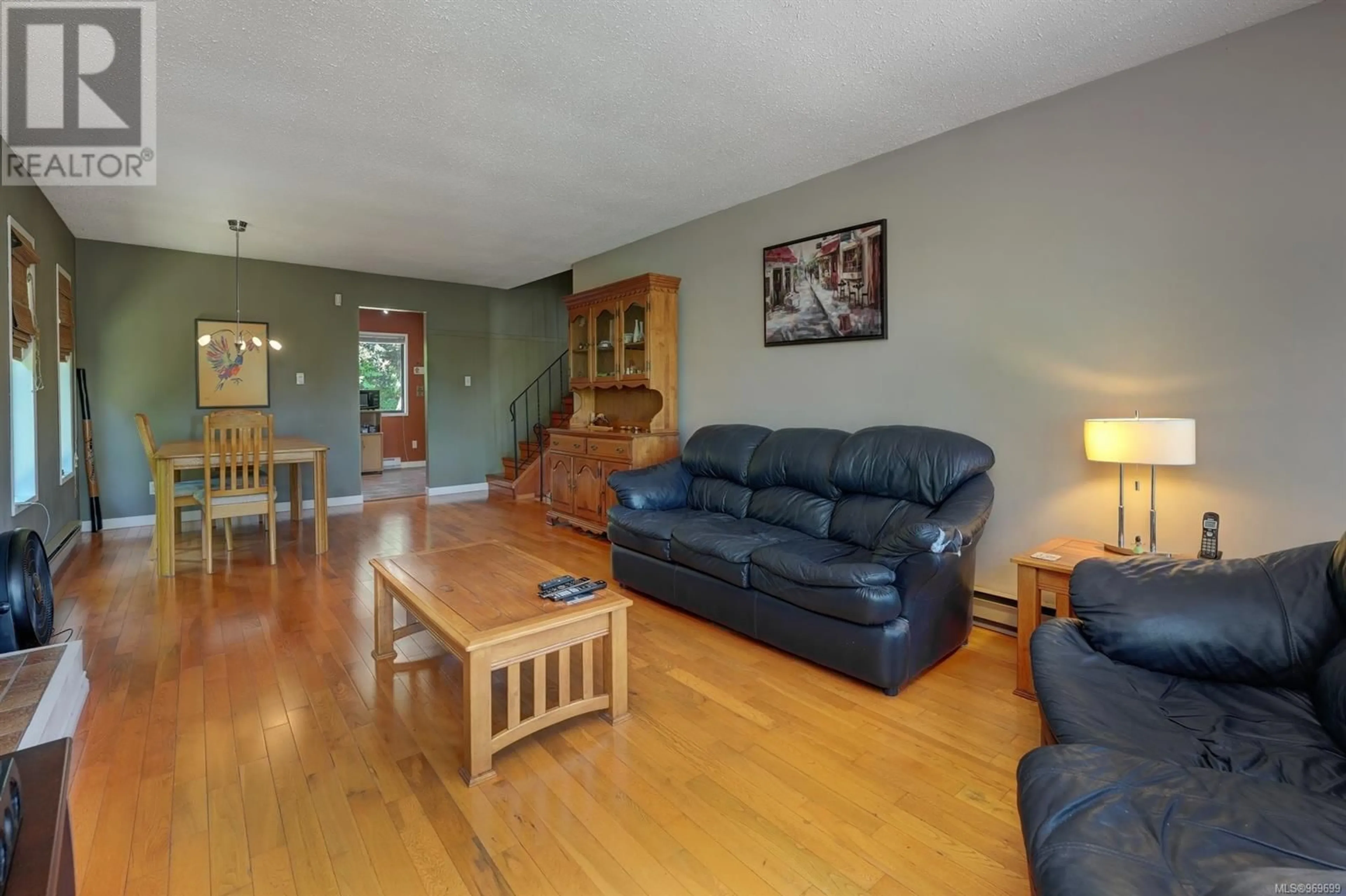 Living room for 484 Goldstream Ave, Langford British Columbia V9B2W5