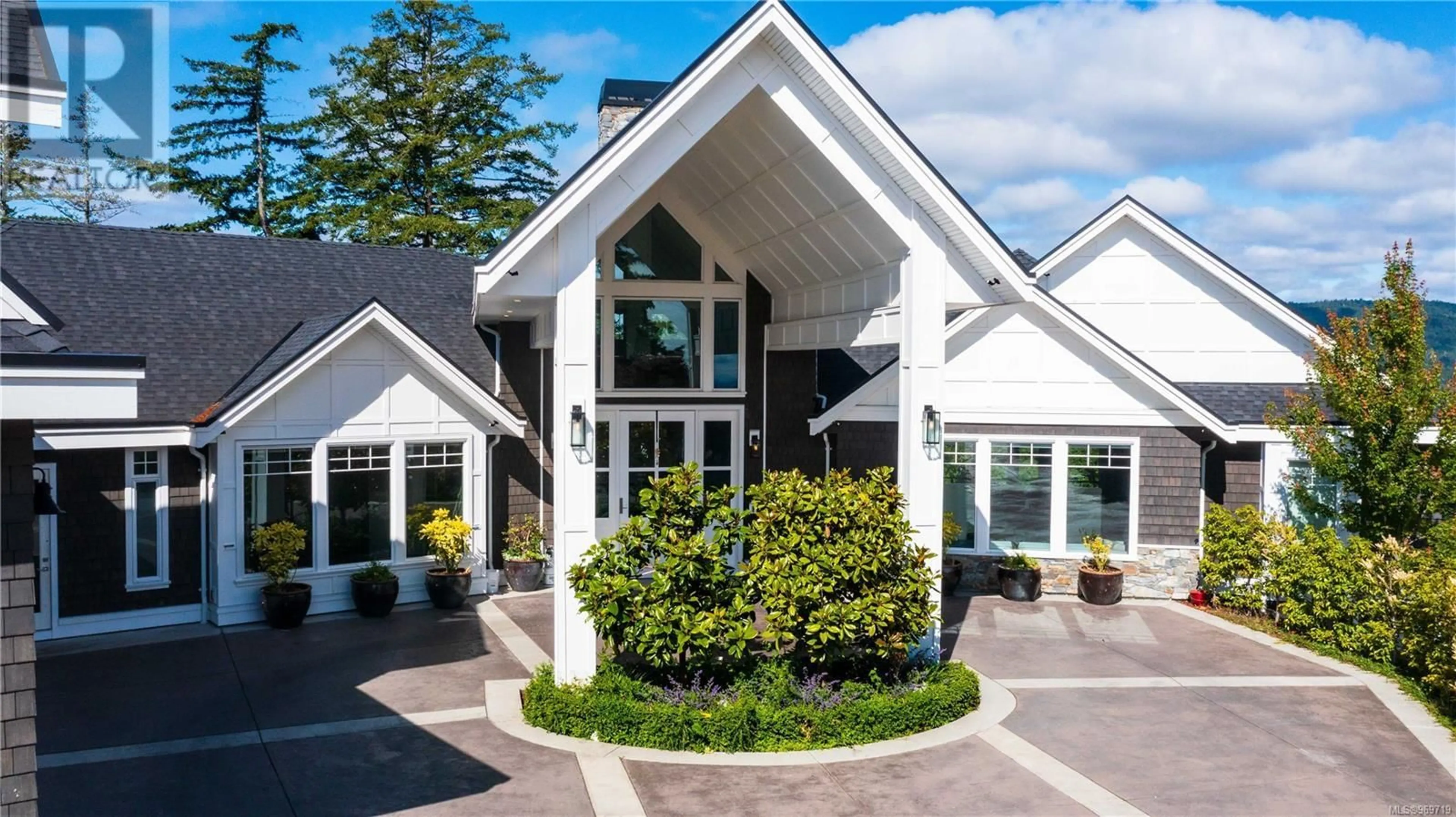 Indoor foyer for 2230 Compass Pointe Pl, Langford British Columbia V9Z6X4