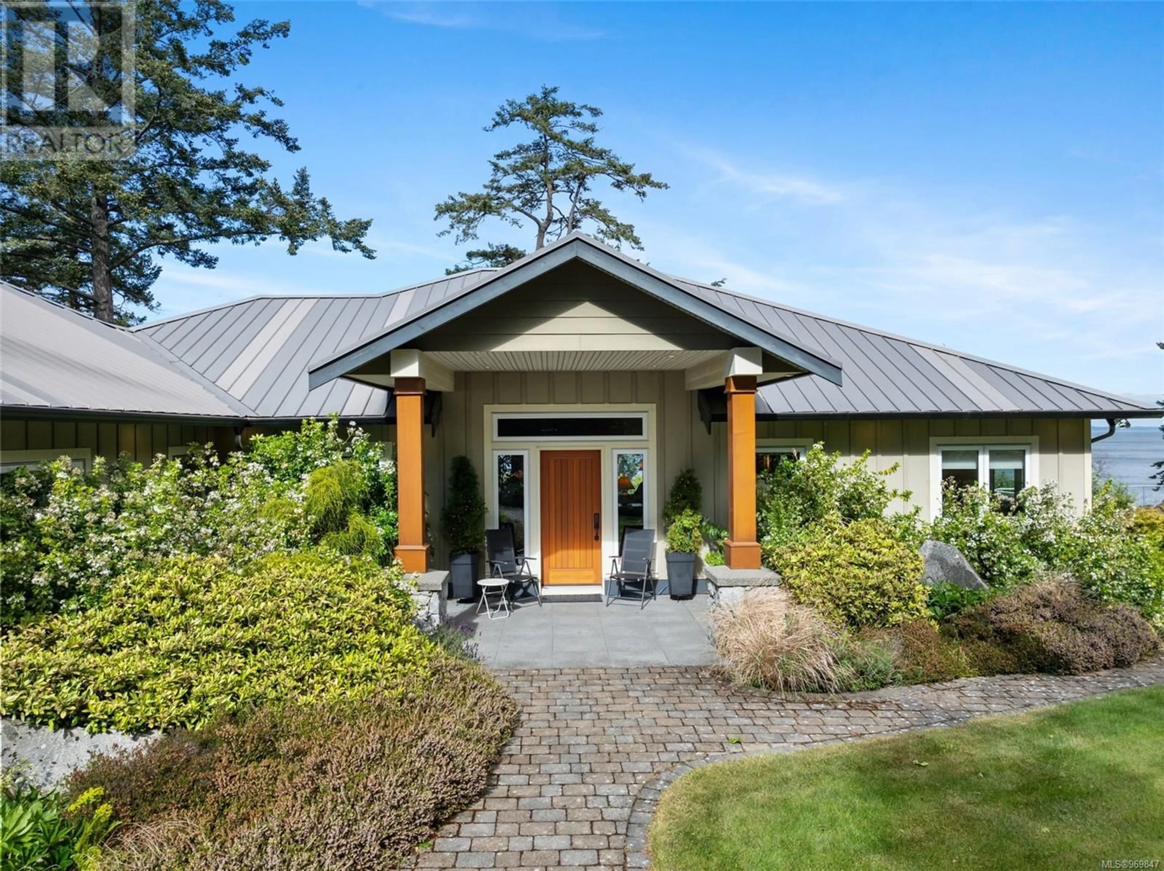 Frontside or backside of a home for 4841 Major Rd, Saanich British Columbia V8Y2L8
