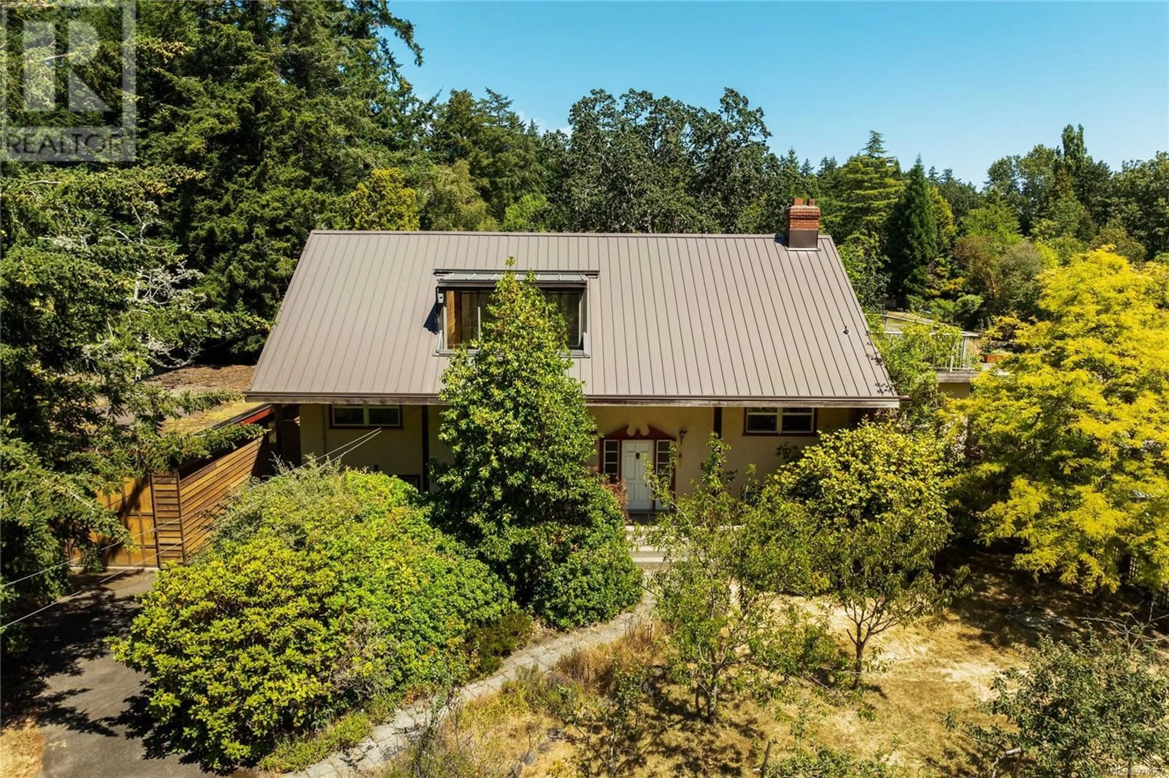 Cottage for 2910 Sea View Rd, Saanich British Columbia V8N1L1