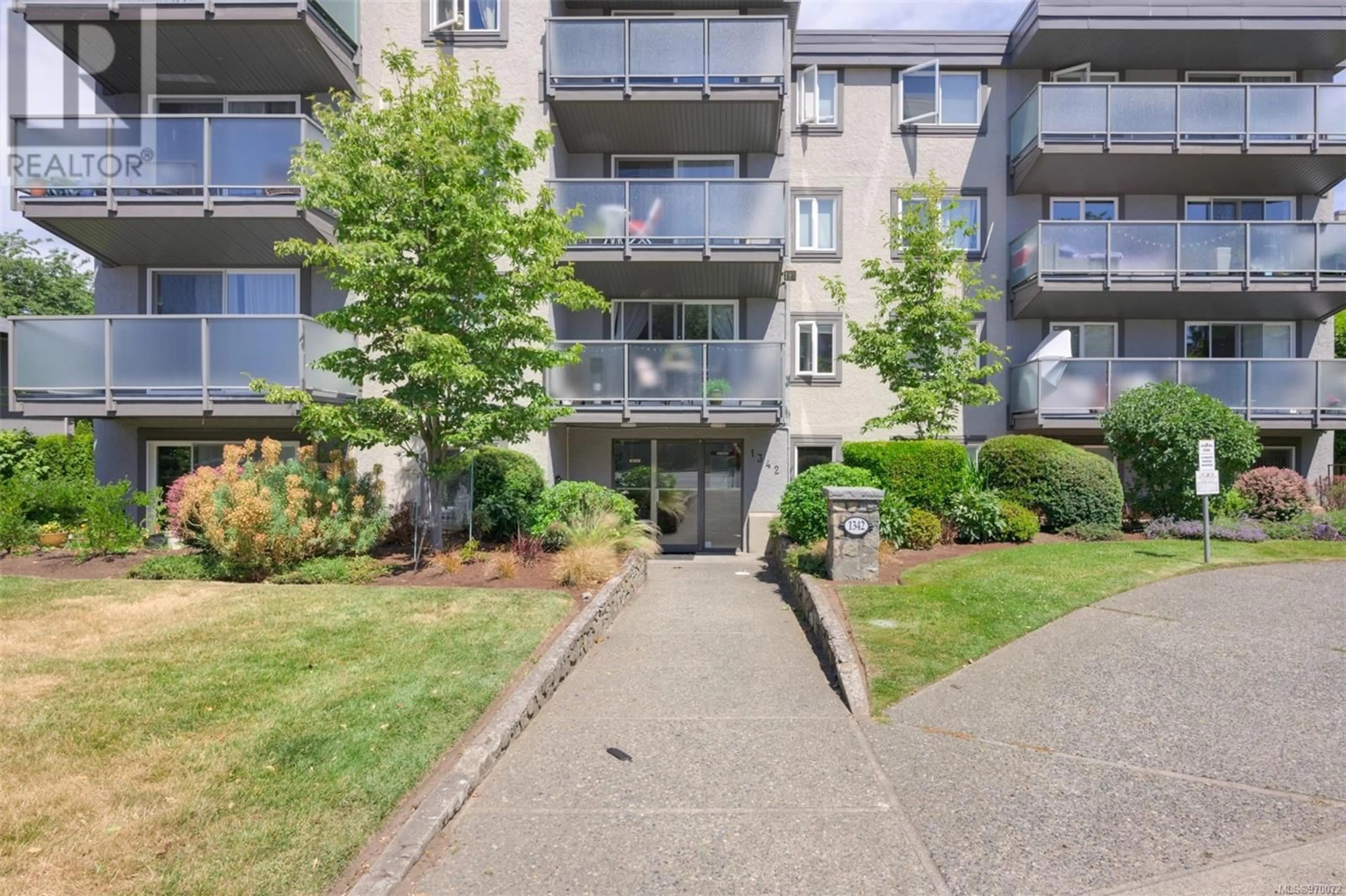 A pic from exterior of the house or condo for 204 1342 Hillside Ave, Victoria British Columbia V8T2B4