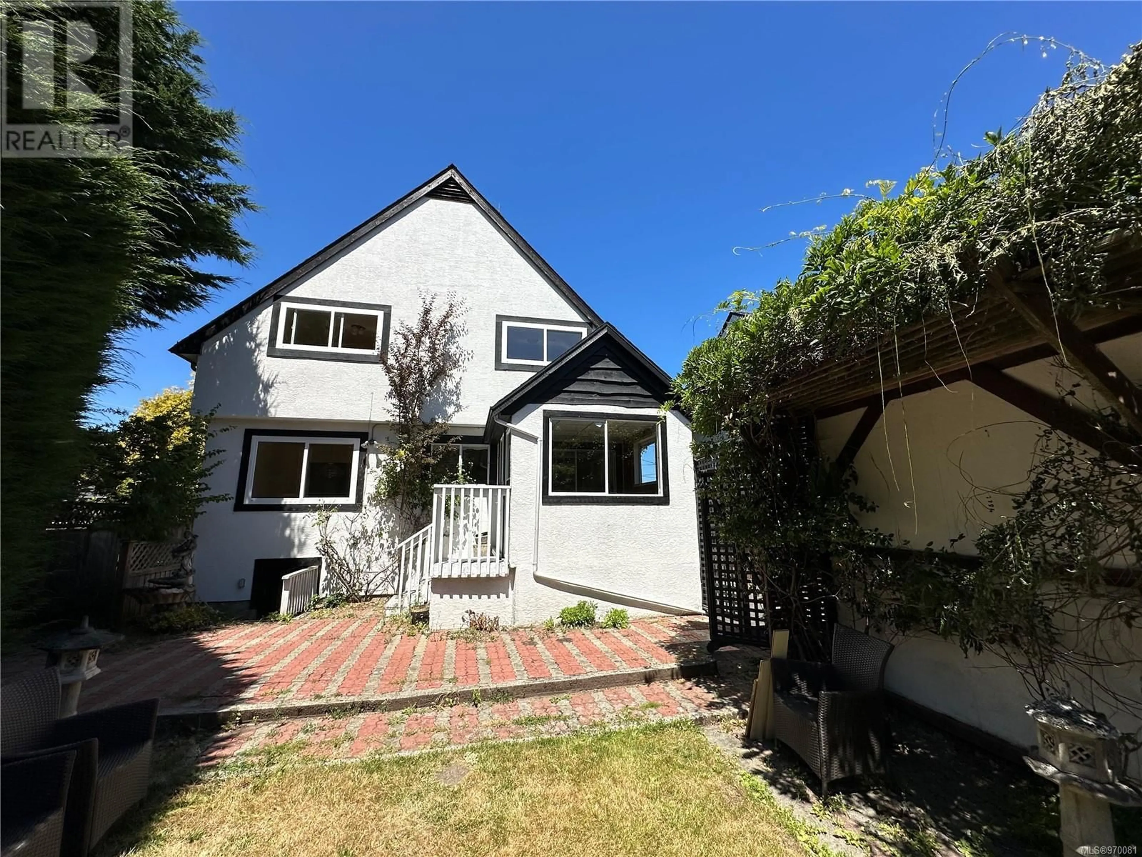 Frontside or backside of a home for 2359 Cookman St, Oak Bay British Columbia V8S2X3