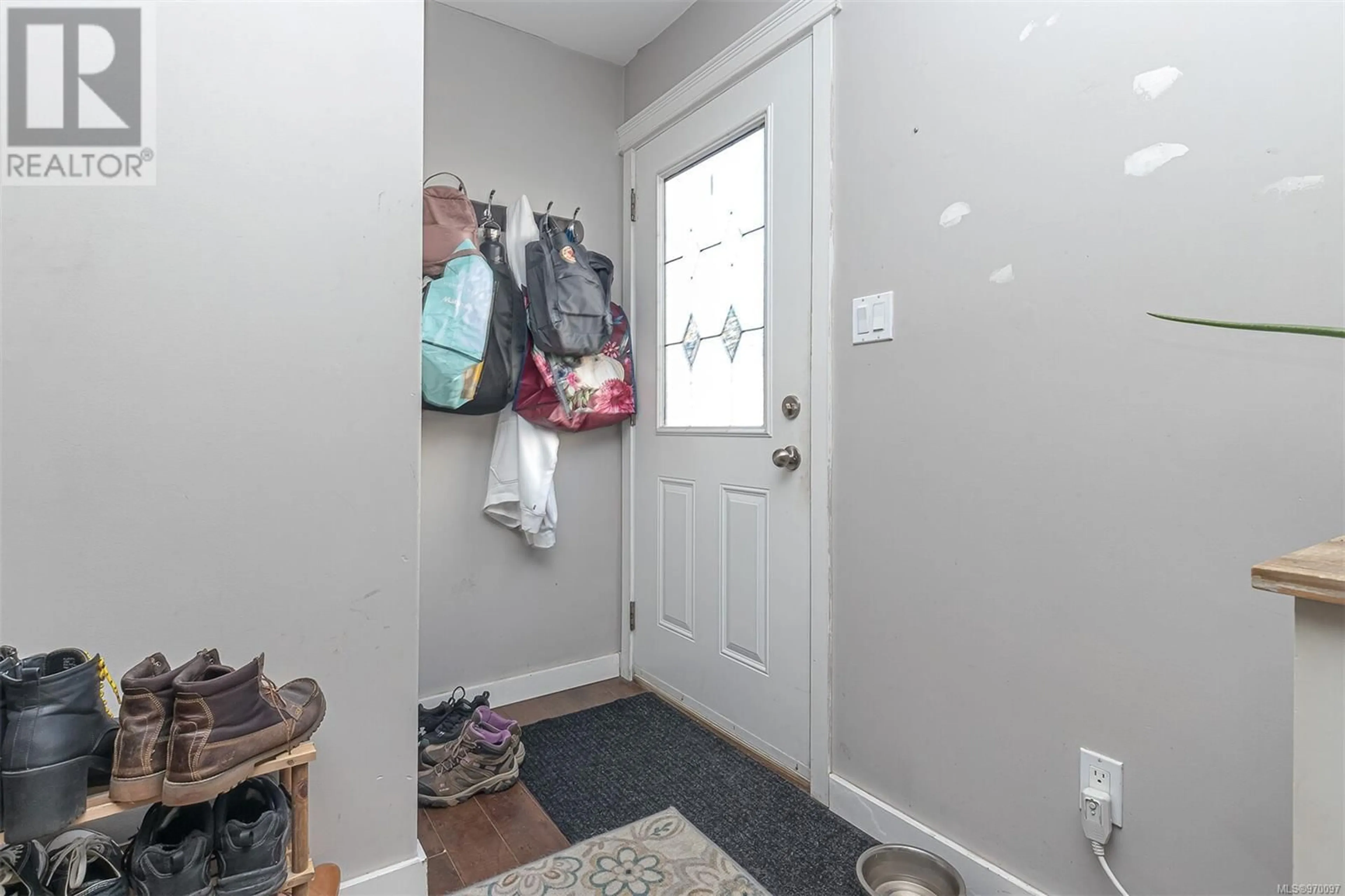 Indoor entryway for 2826 Sooke Rd, Langford British Columbia V9B4J9