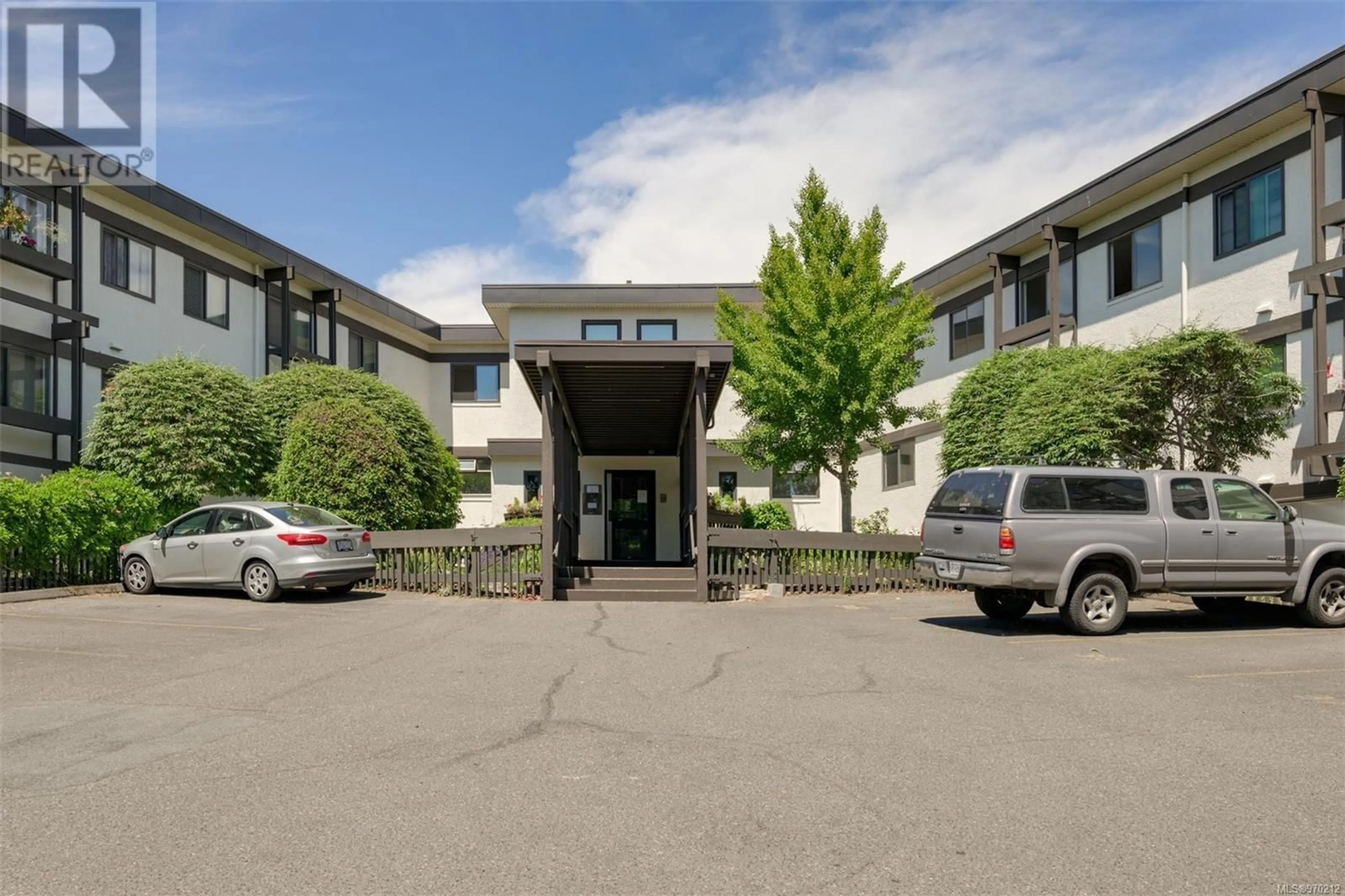 Outside view for 305 1975 Lee Ave, Victoria British Columbia V8R4W9