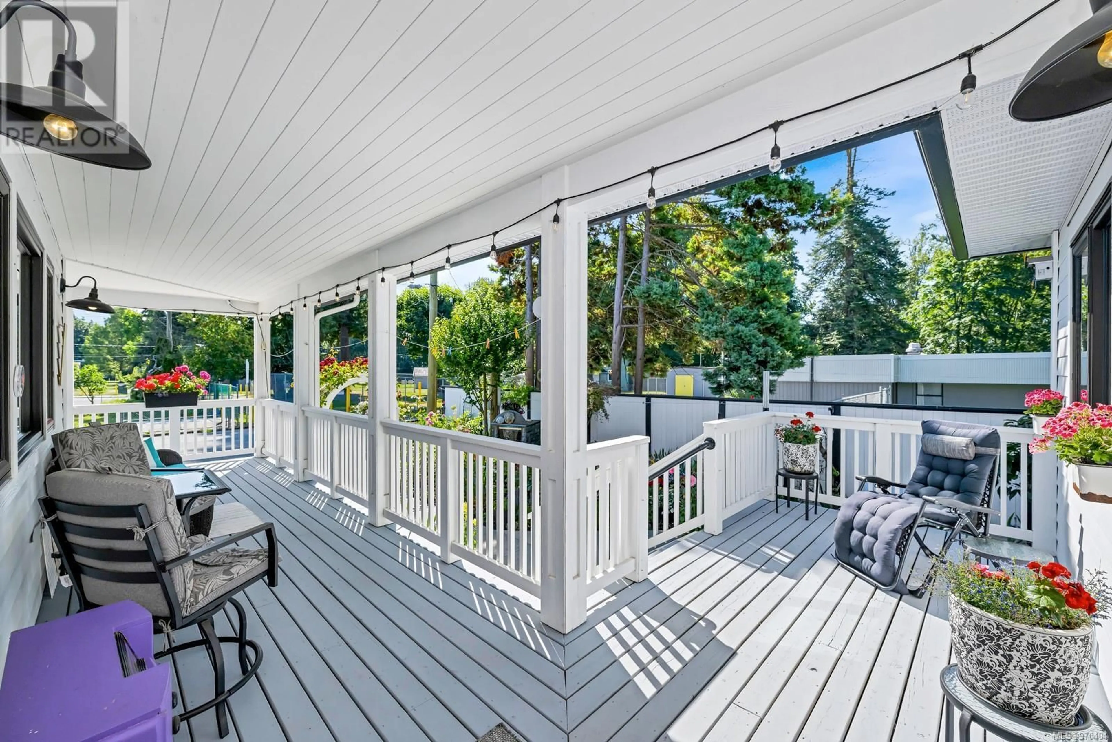 Patio, cottage for 141 Castle Pl, Duncan British Columbia V9L4Y3