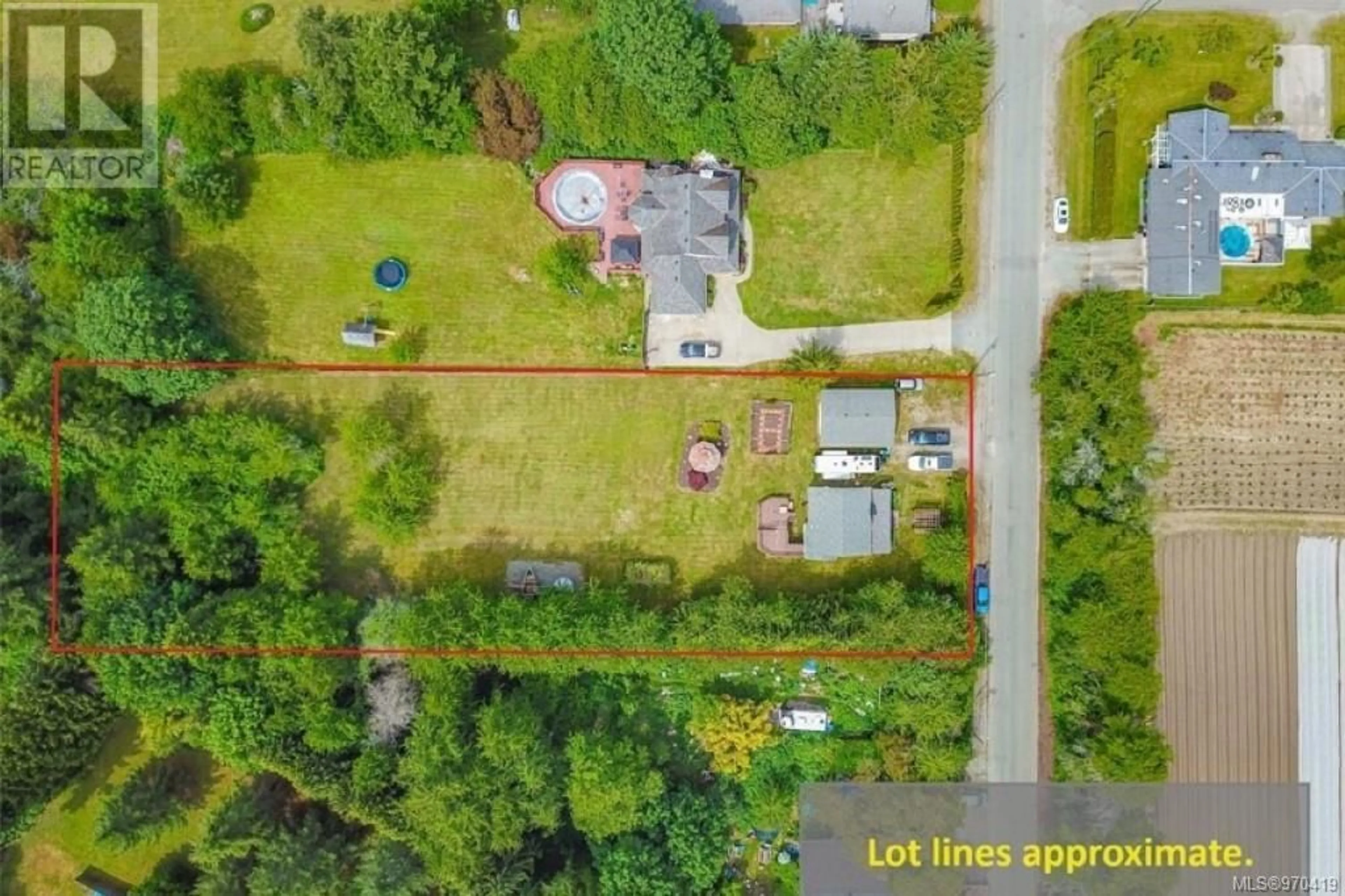 Fenced yard for 4982 Mary St, Port Alberni British Columbia V9Y7H2