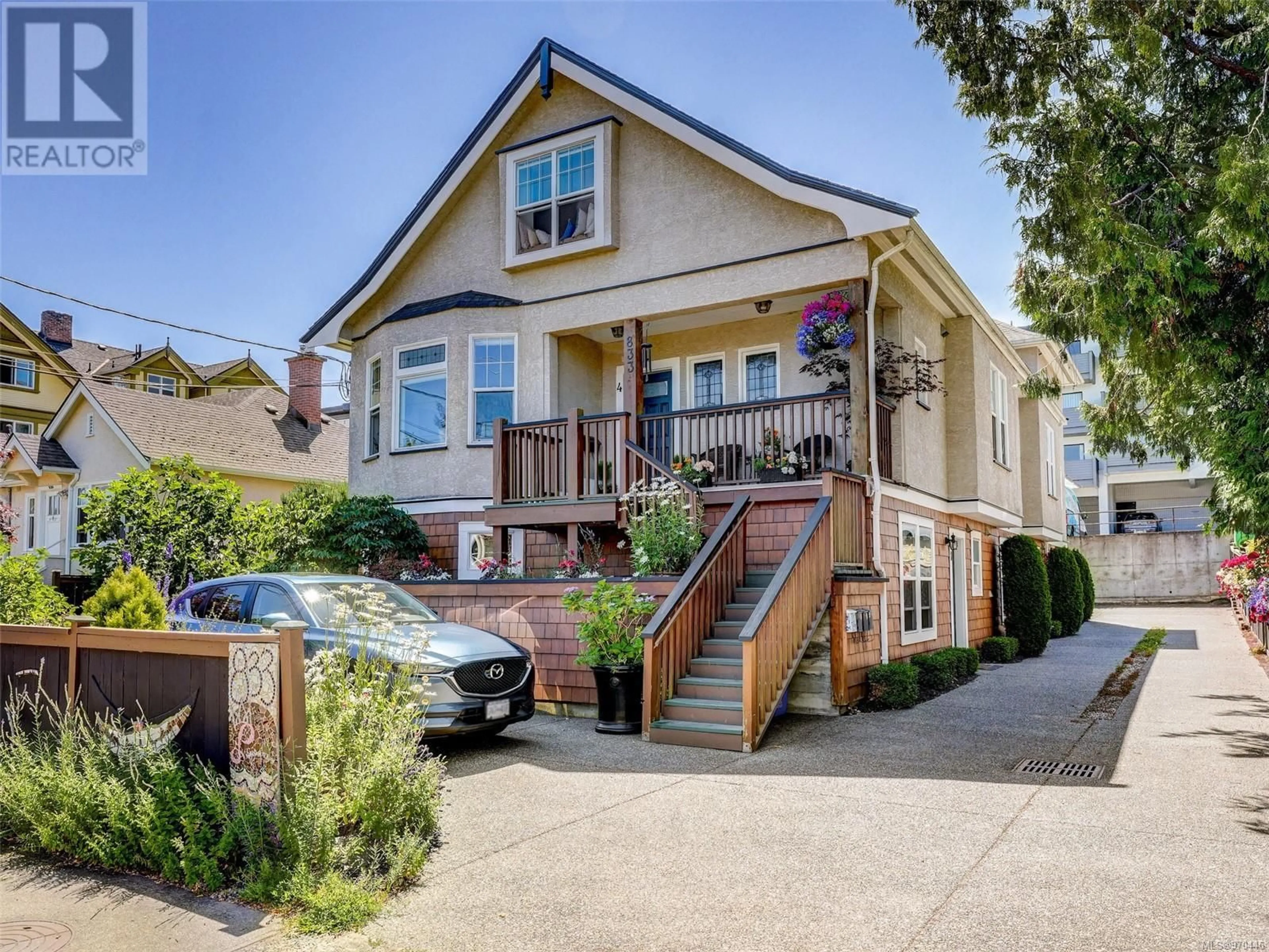 Frontside or backside of a home for 1 833 Princess Ave, Victoria British Columbia V8T1K7