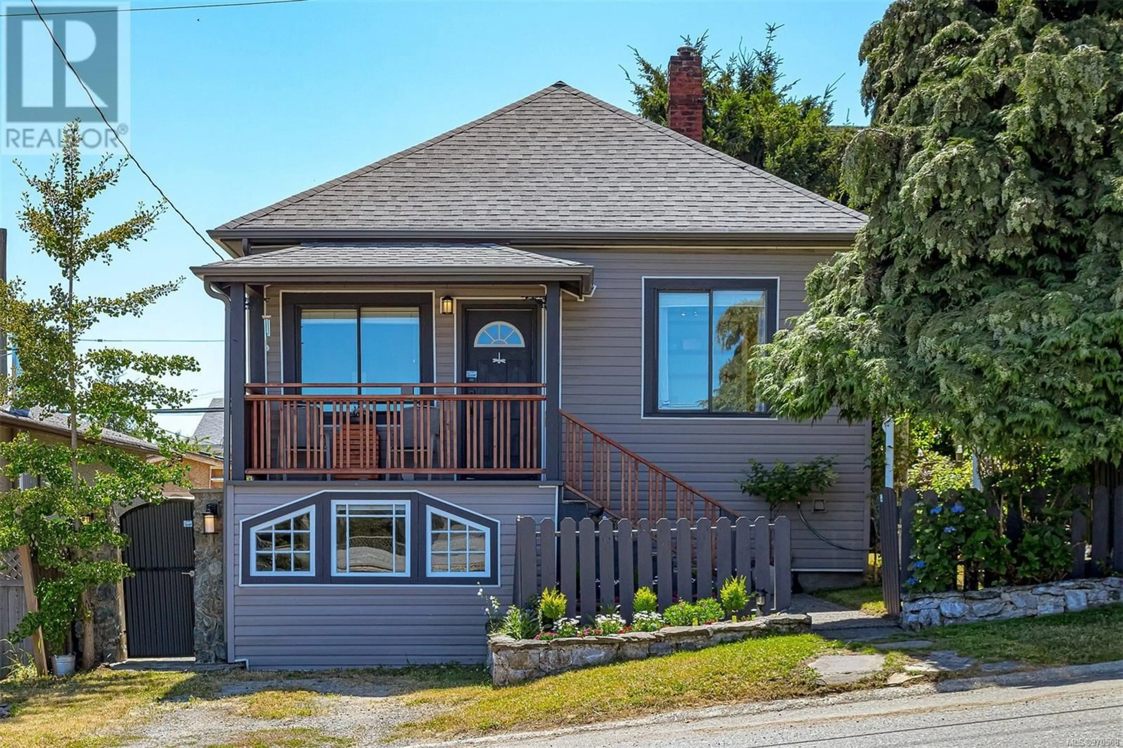 Frontside or backside of a home for 125 Gatacre St, Ladysmith British Columbia V9G1B6