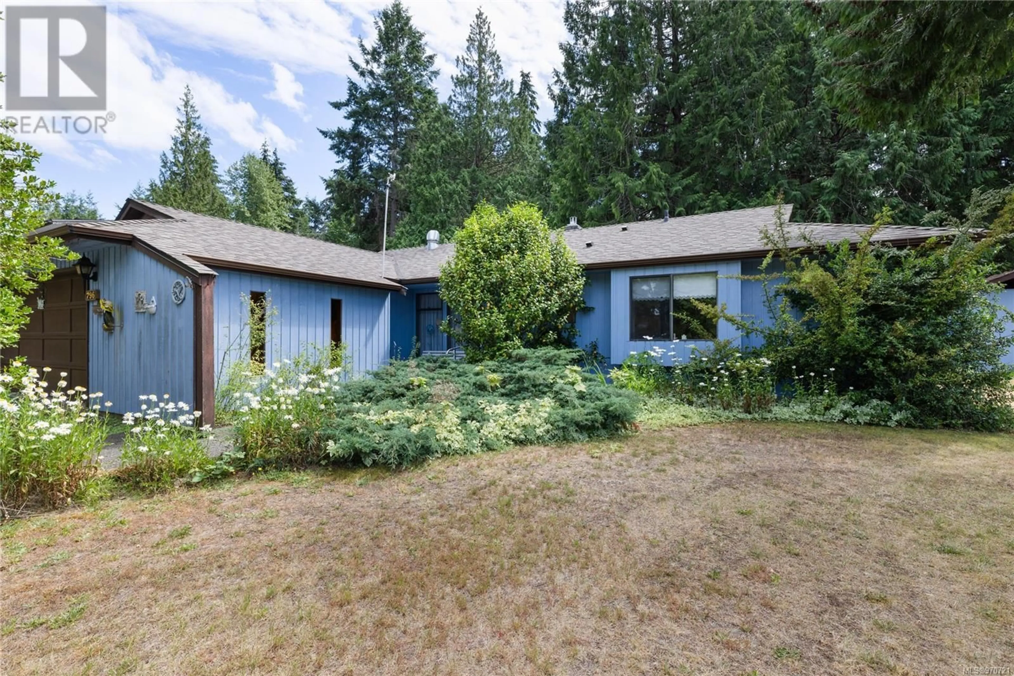 Frontside or backside of a home for 796 Canyon Crescent Rd, Qualicum Beach British Columbia V9K1L4