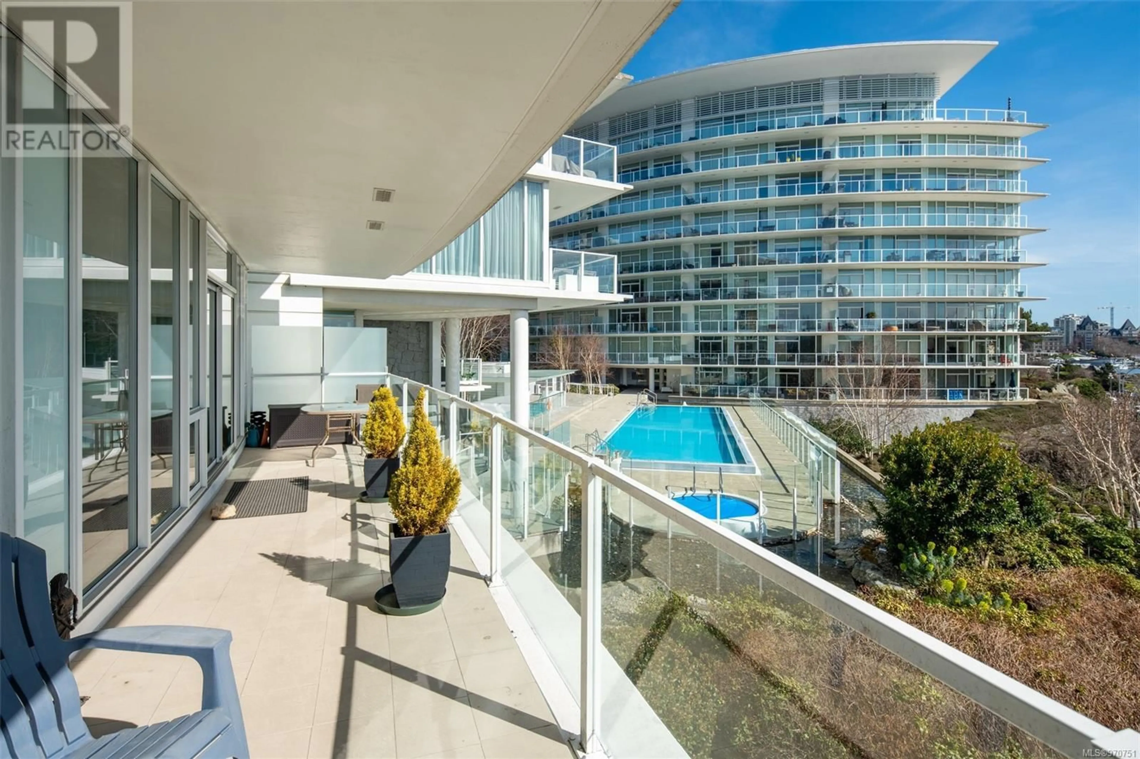 Indoor or outdoor pool for 214 68 Songhees Rd, Victoria British Columbia V9A0A3