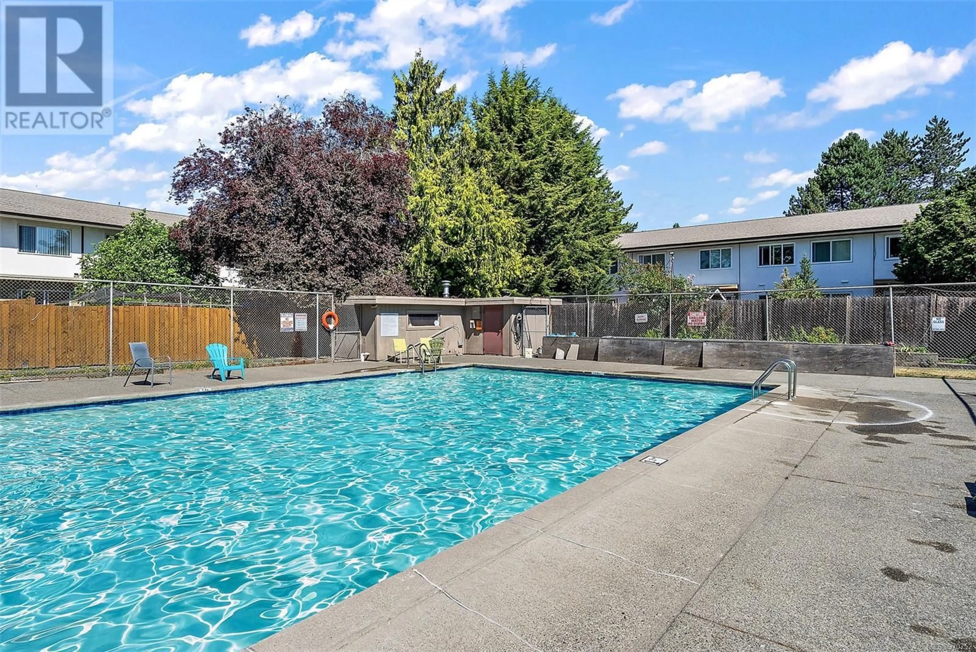 Indoor or outdoor pool for 3536 Tillicum Rd, Saanich British Columbia V8Z4H3