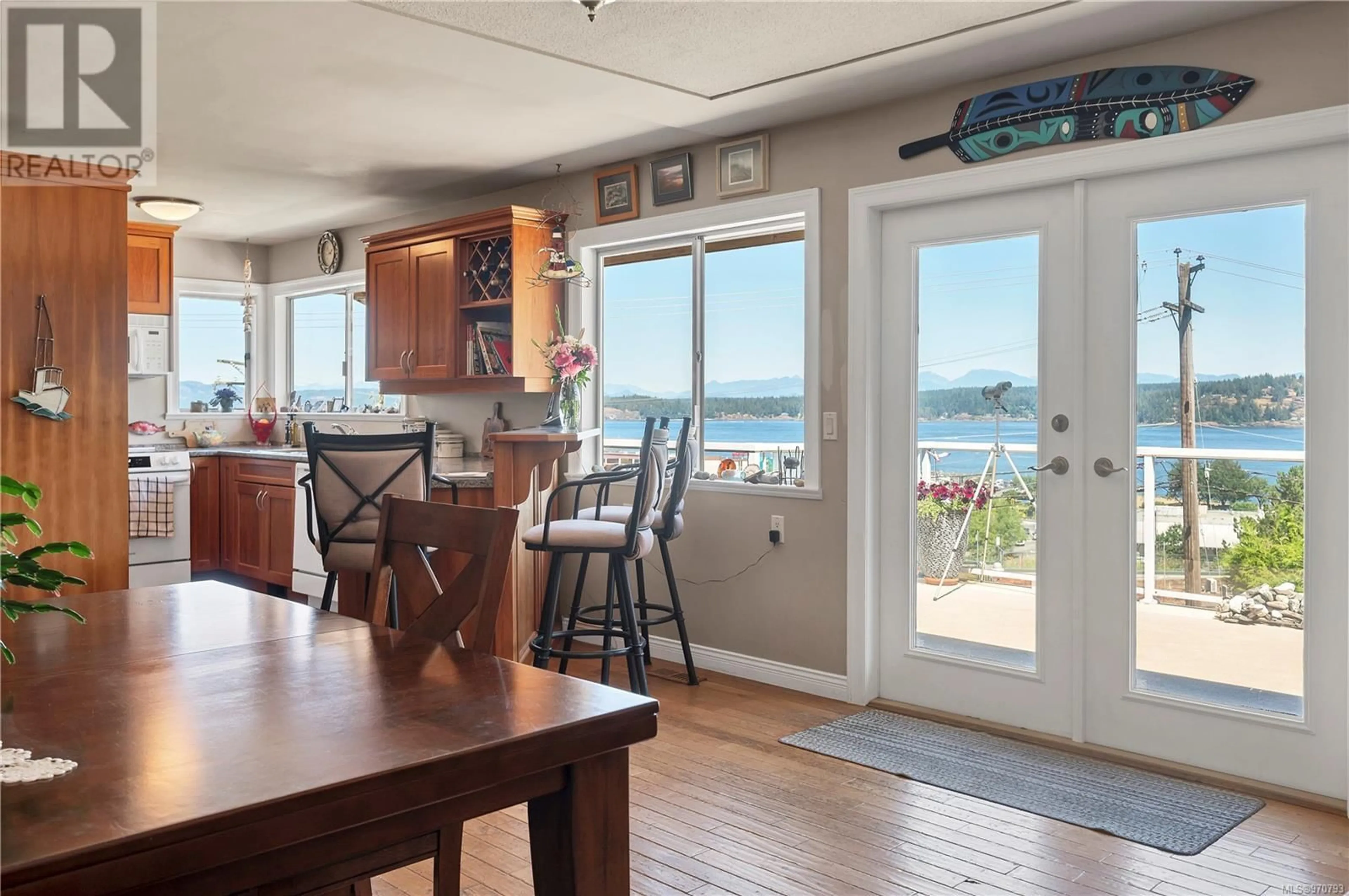 Dining room for 817 Birch St, Campbell River British Columbia V9W2T3