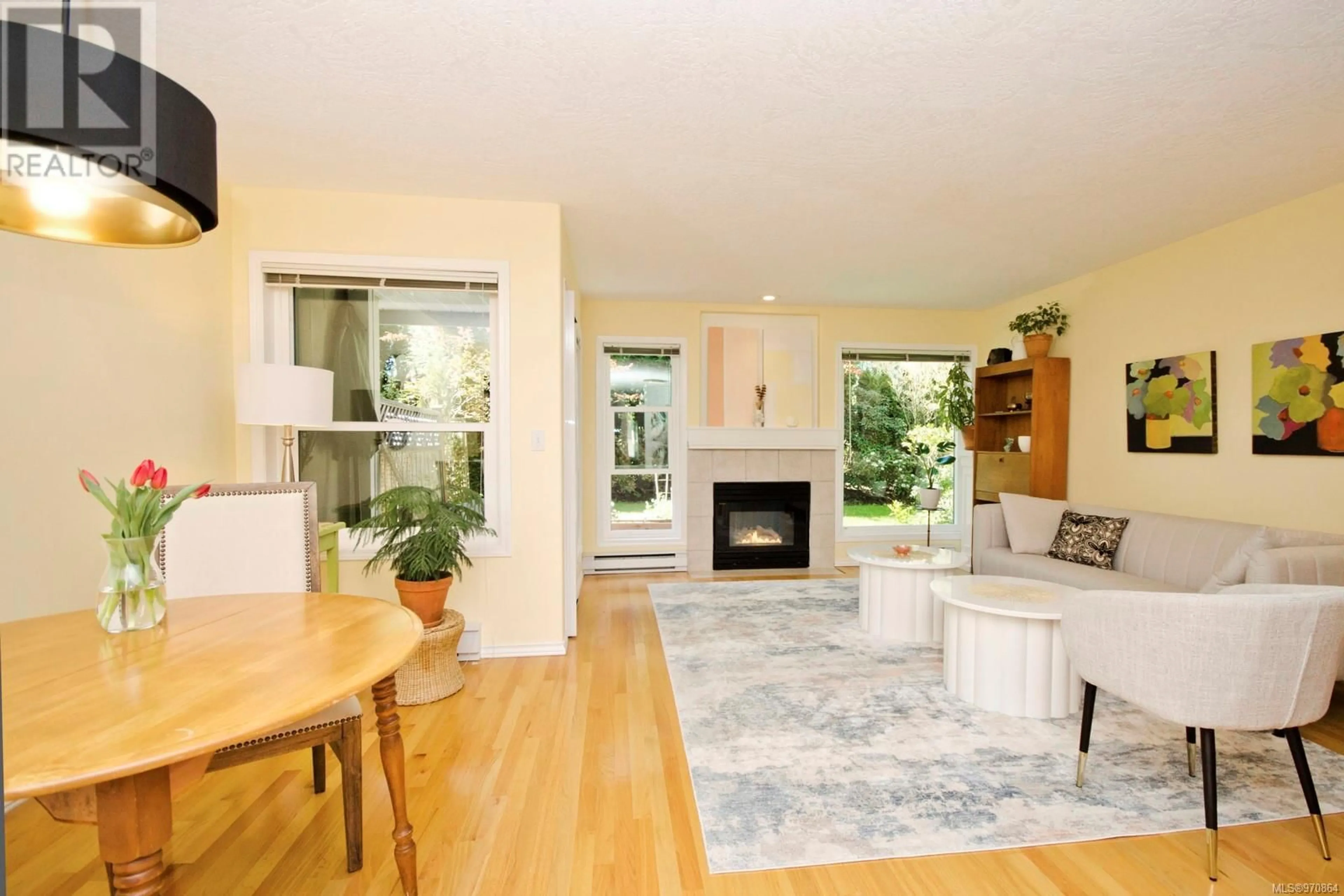 Living room for 4 4619 Elk Lake Dr, Saanich British Columbia V8Z5M2