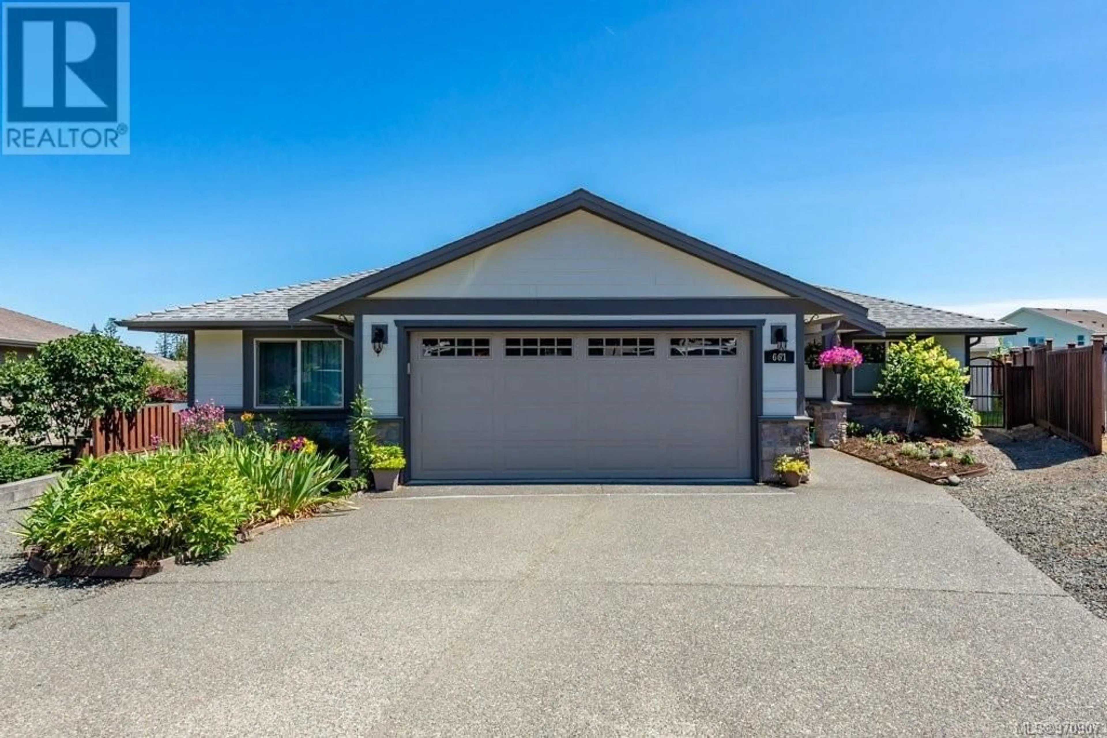 Frontside or backside of a home for 661 Eagle View Pl, Campbell River British Columbia V9W0B2