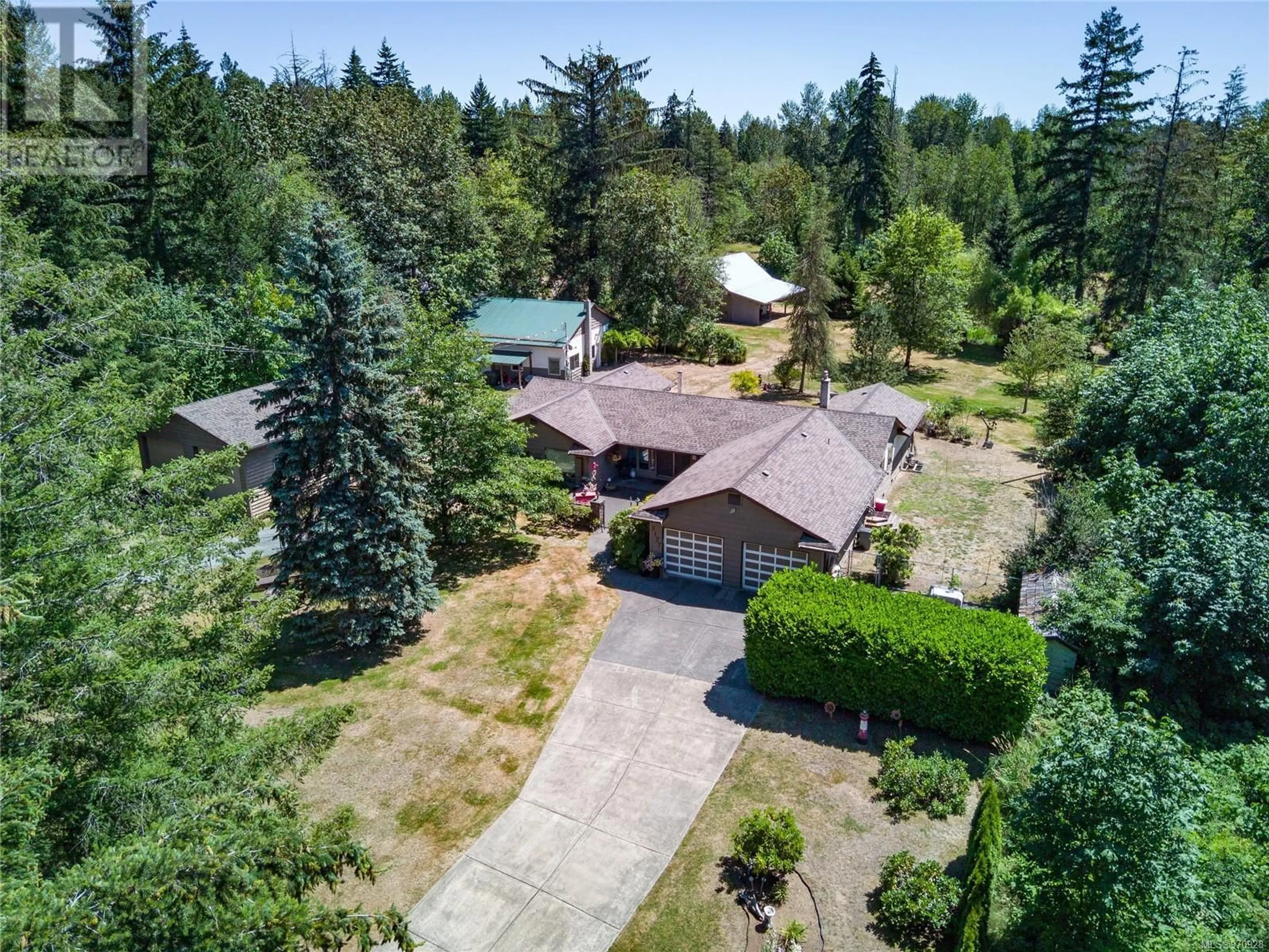 Frontside or backside of a home, cottage for 3177 Hellicar Rd, Courtenay British Columbia V9J1M9