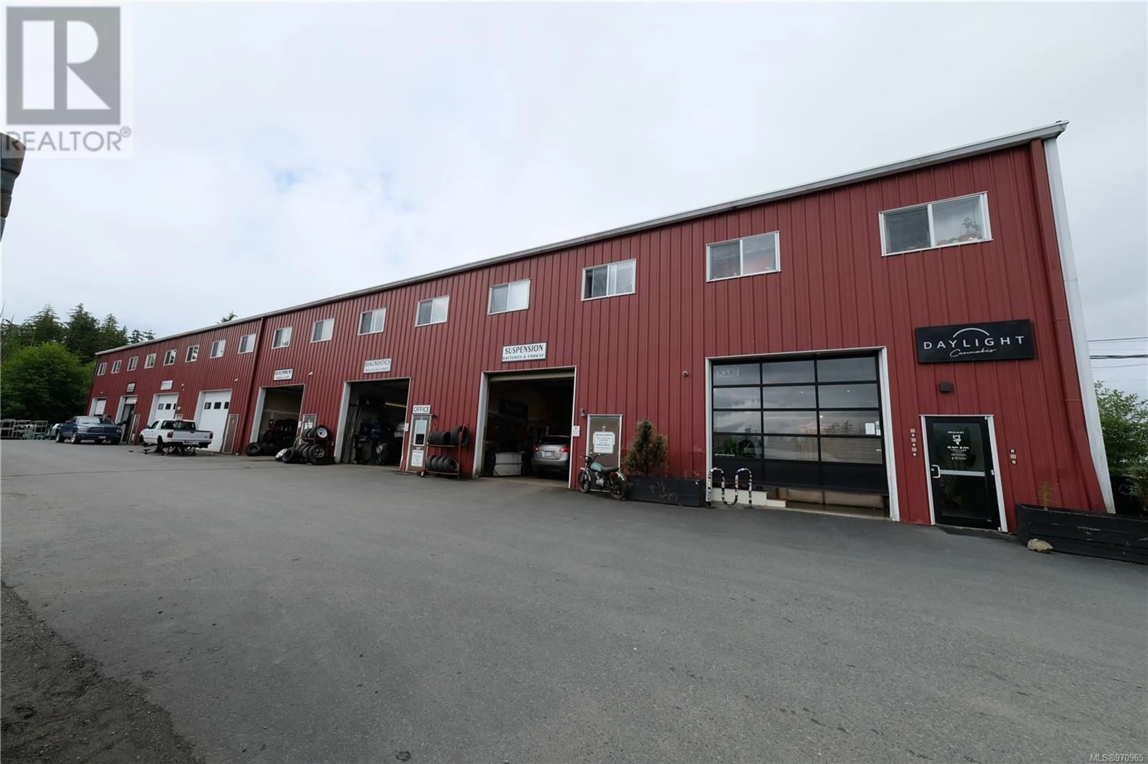 Indoor garage for 2 - 671 INDUSTRIAL WAY, Tofino British Columbia V0R2Z0