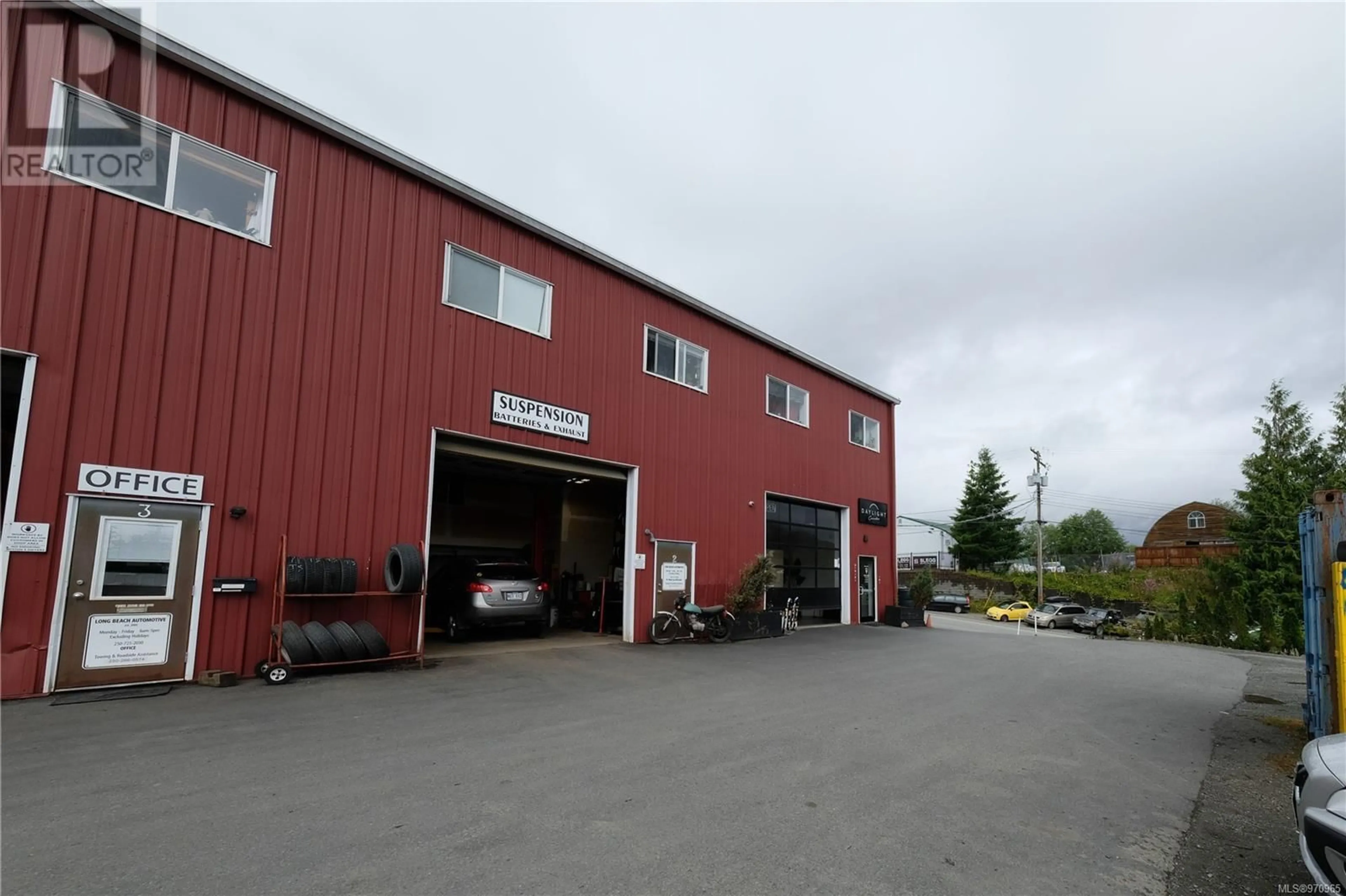 Indoor garage for 2 - 671 INDUSTRIAL WAY, Tofino British Columbia V0R2Z0