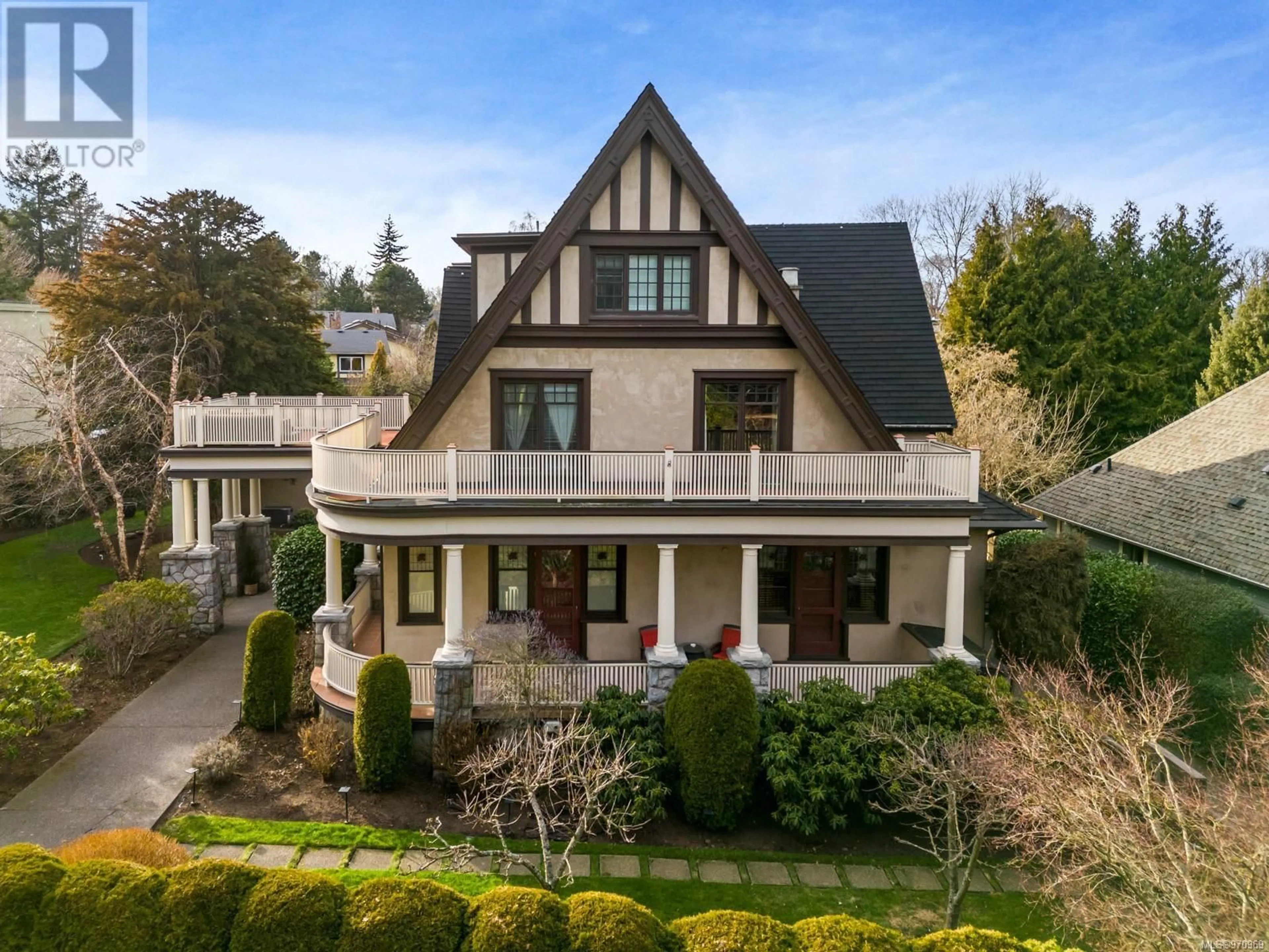 Frontside or backside of a home, cottage for 1030 St. Charles St, Victoria British Columbia V8S3P6