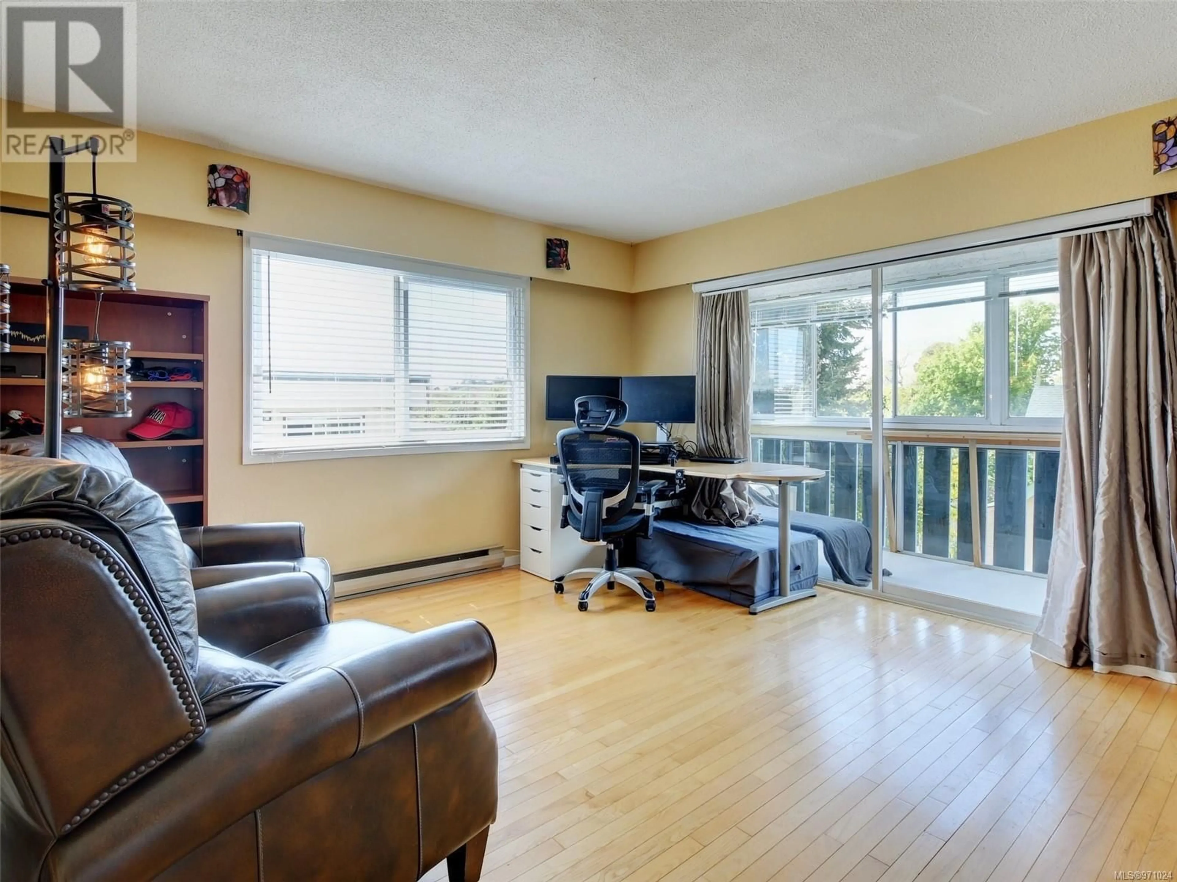 A pic of a room for 403 1021 Collinson St, Victoria British Columbia V8V3B9