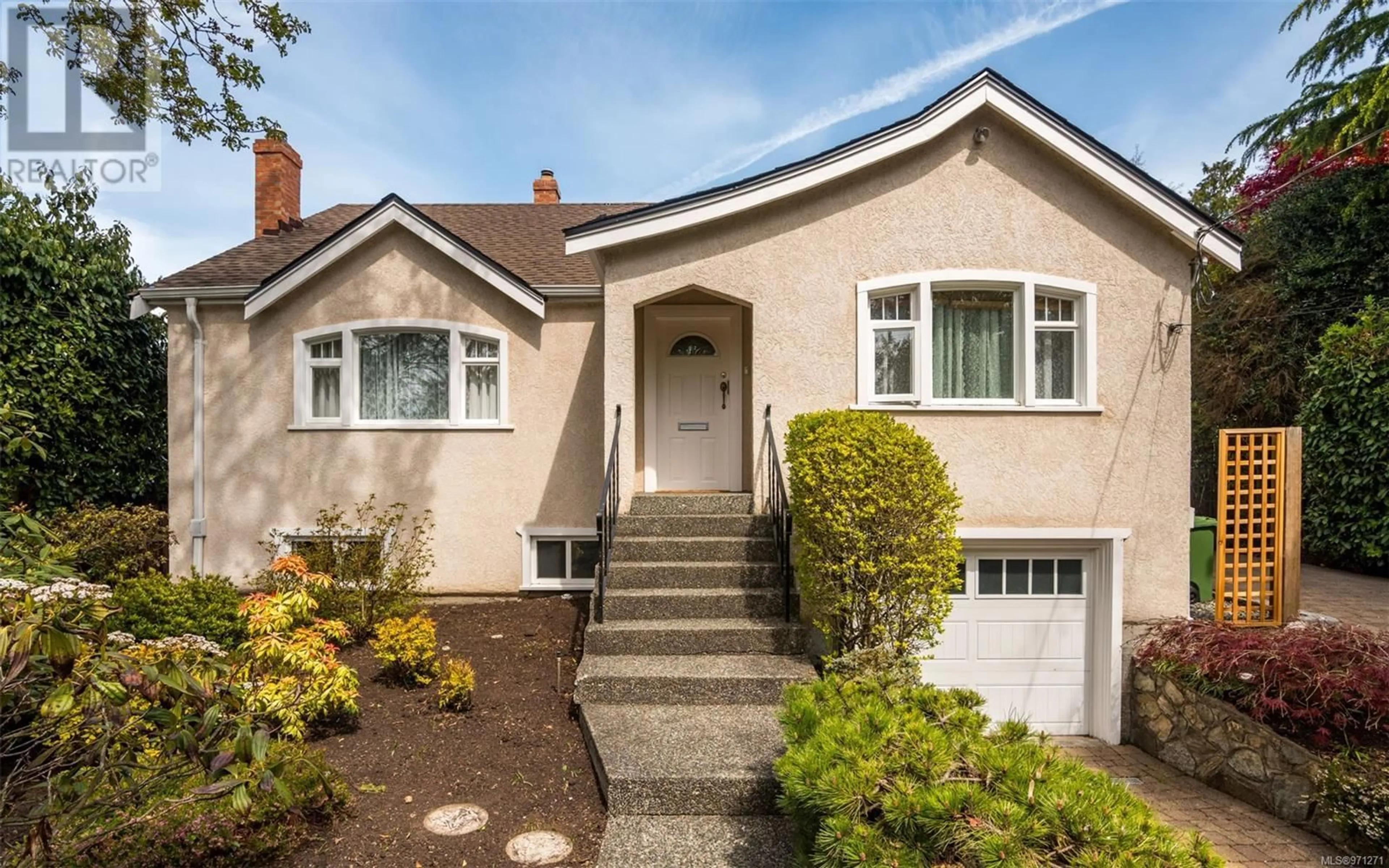 Frontside or backside of a home for 1250 Rockland Ave, Victoria British Columbia V8V3J2