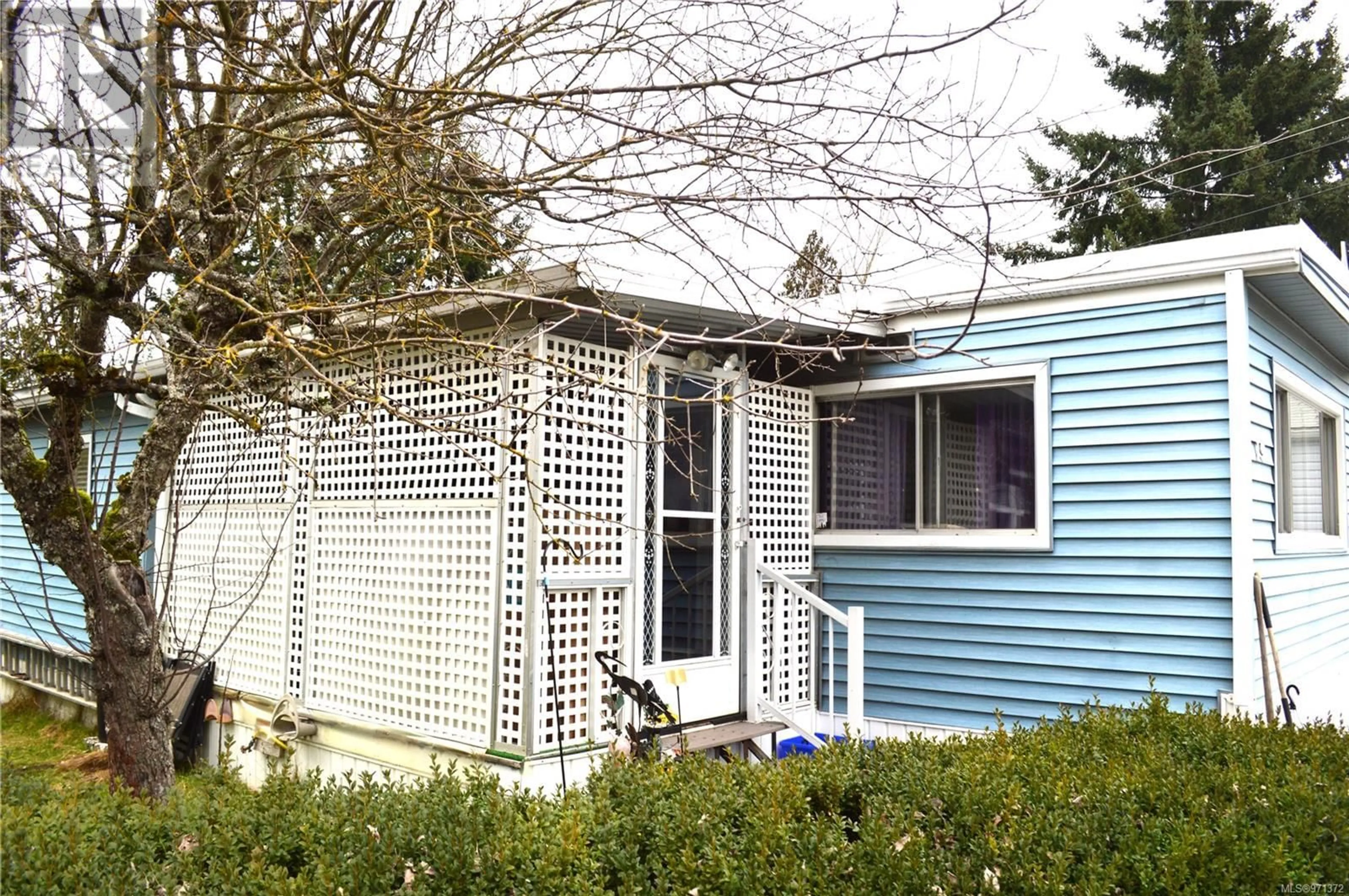 Frontside or backside of a home, cottage for 19 6820 Parklands Pl, Lantzville British Columbia V0R2H0