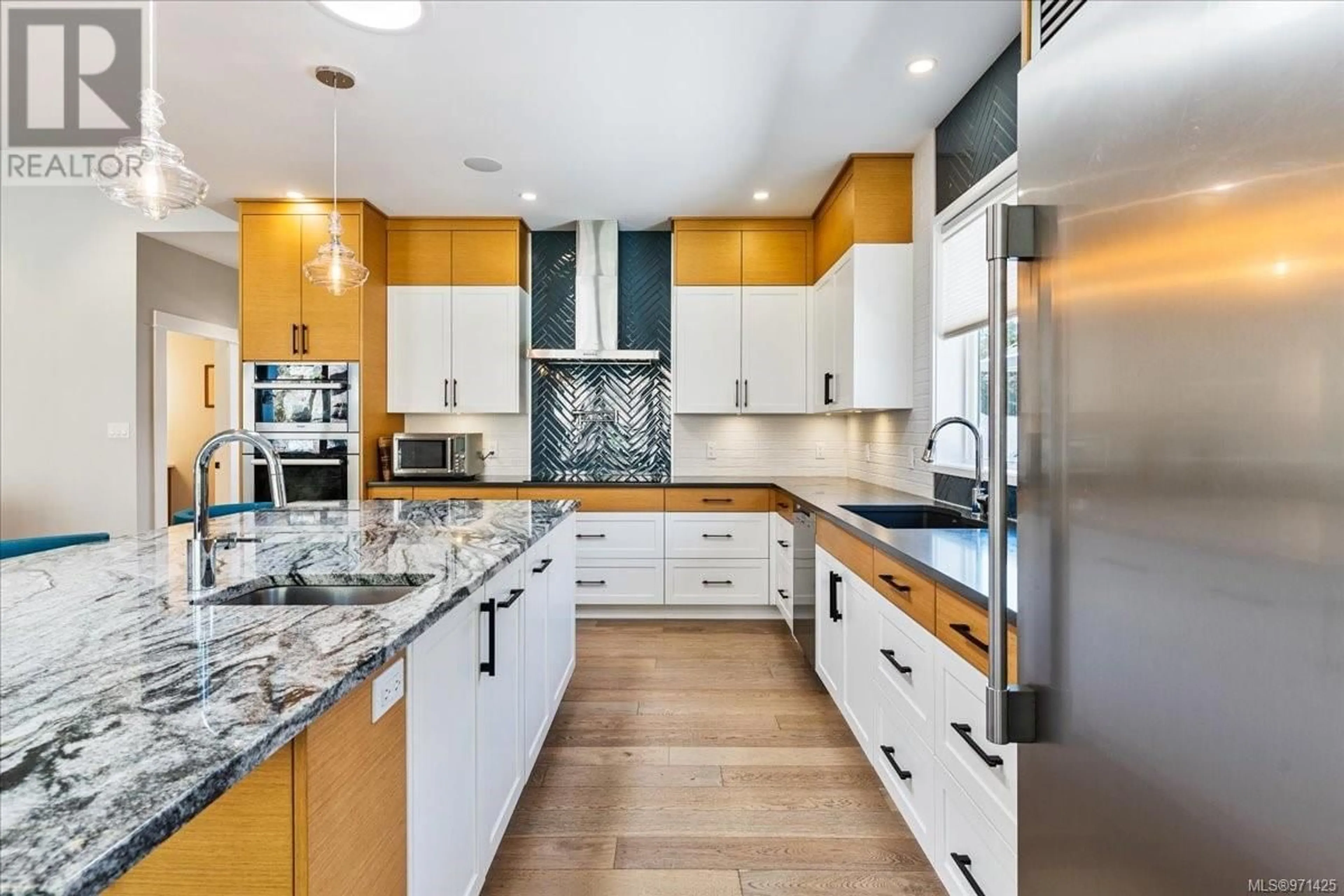 Contemporary kitchen for 1413 Champions Pl, Langford British Columbia V9B0R9