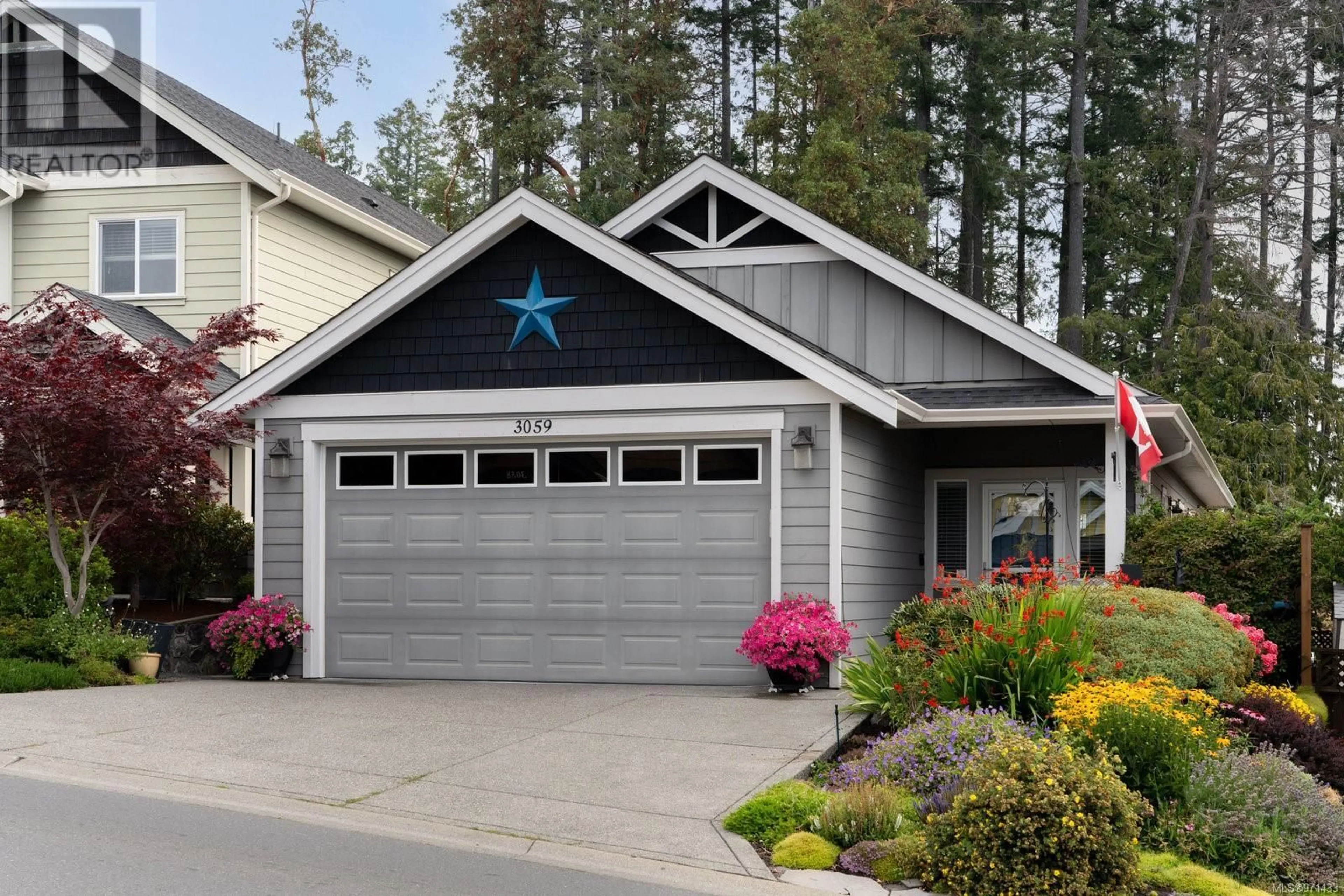 Home with vinyl exterior material for 3059 Alouette Dr, Langford British Columbia V9B0M7