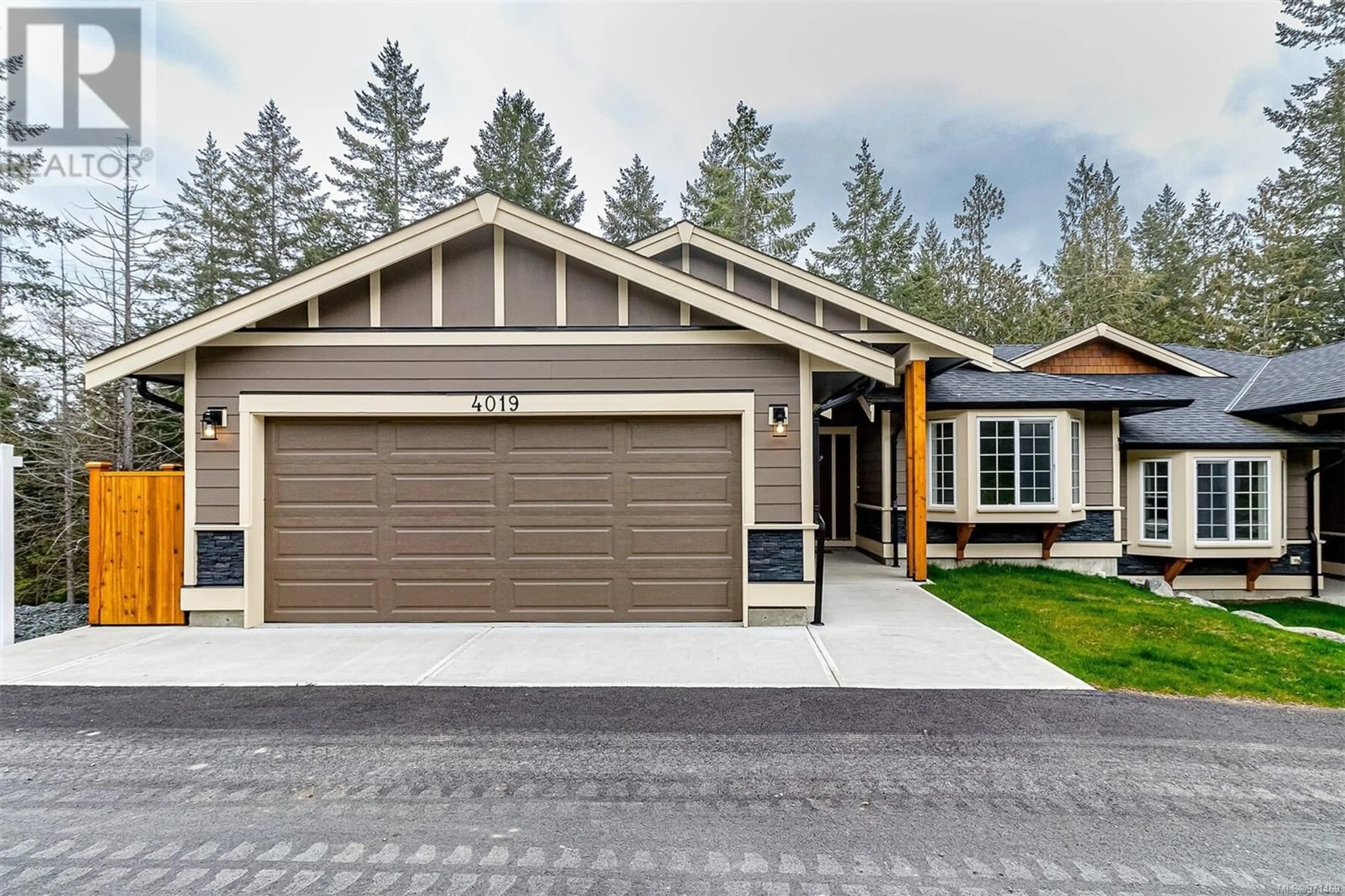 Home with vinyl exterior material for 4019 Otters Close, Duncan British Columbia V9L5Y3