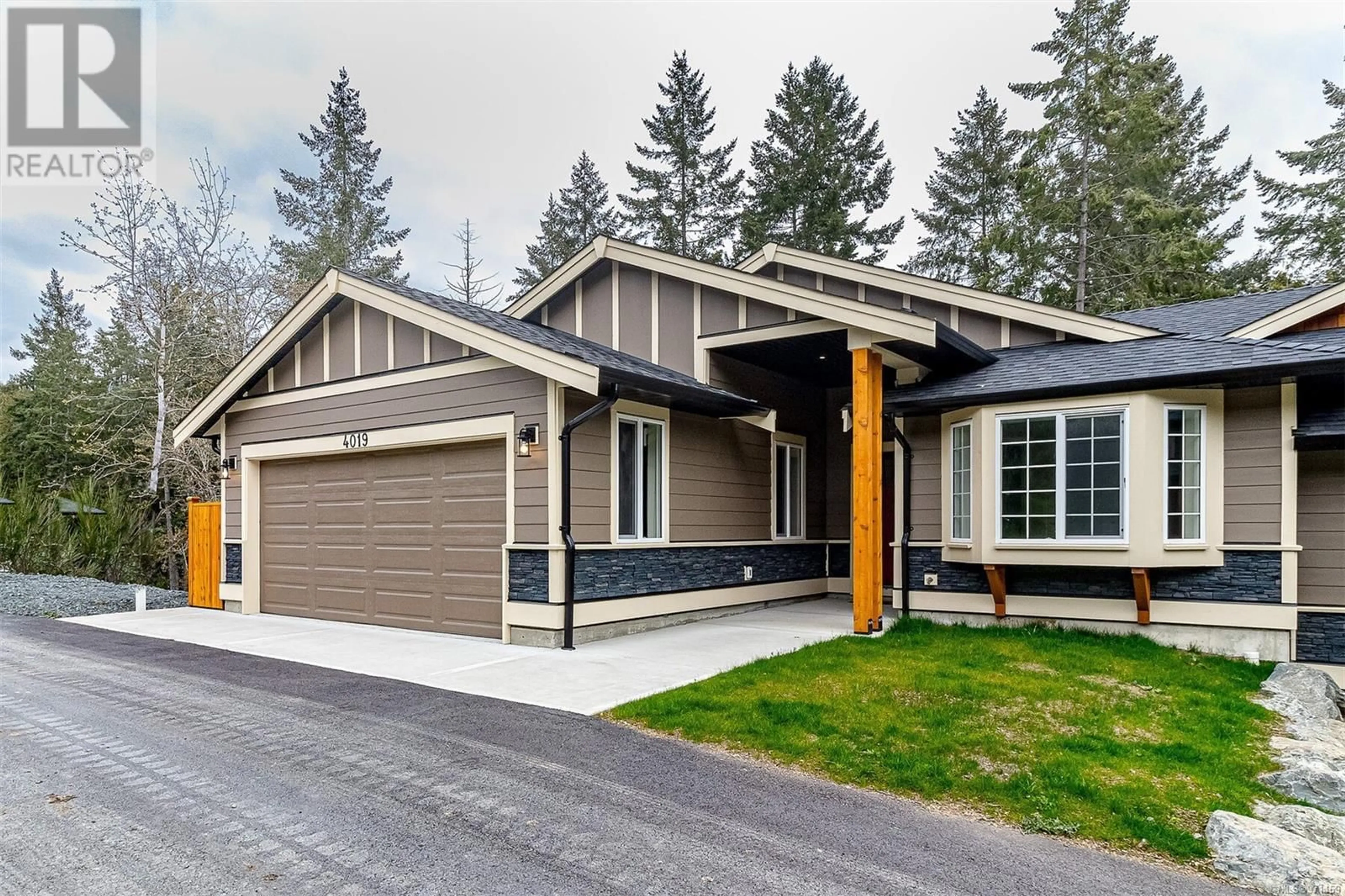 Home with vinyl exterior material for 4019 Otters Close, Duncan British Columbia V9L5Y3