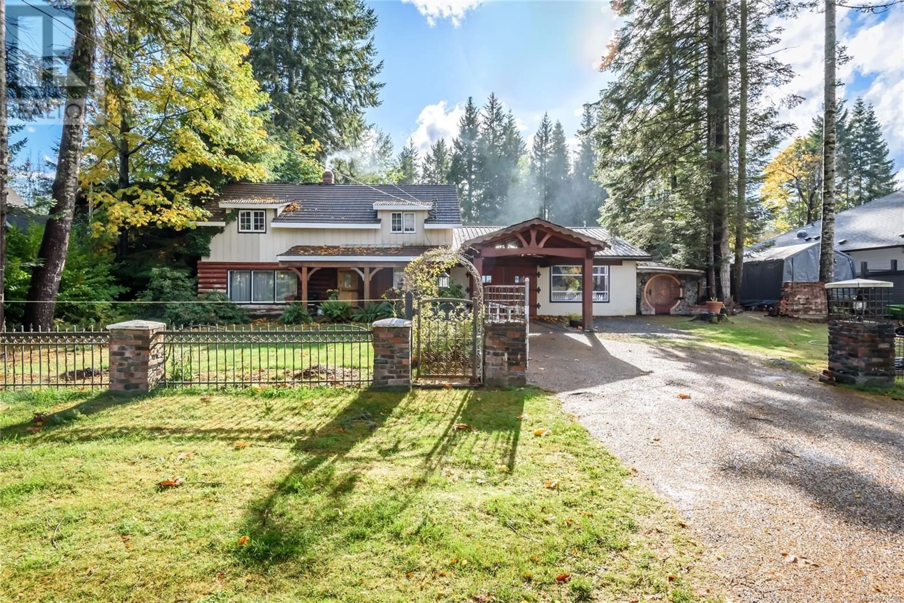 Outside view for 1589 Seaview Rd, Black Creek British Columbia V9J1T5