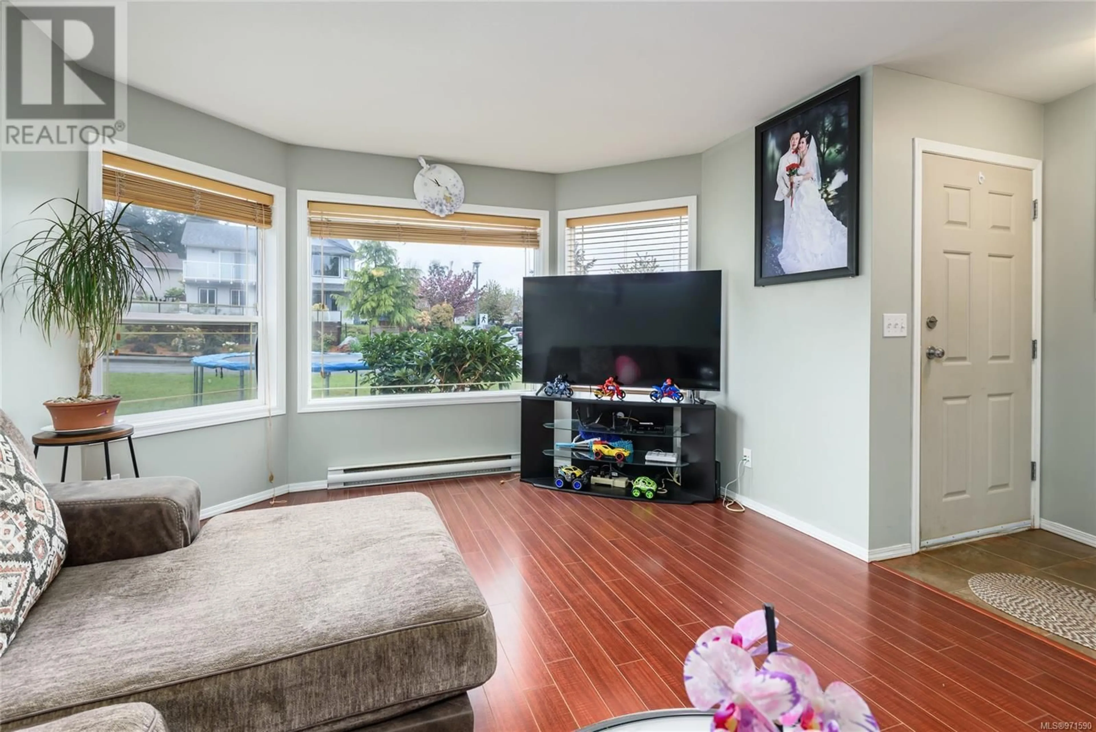 Living room, wood floors for 1265 Beckton Dr, Comox British Columbia V9M3Y5