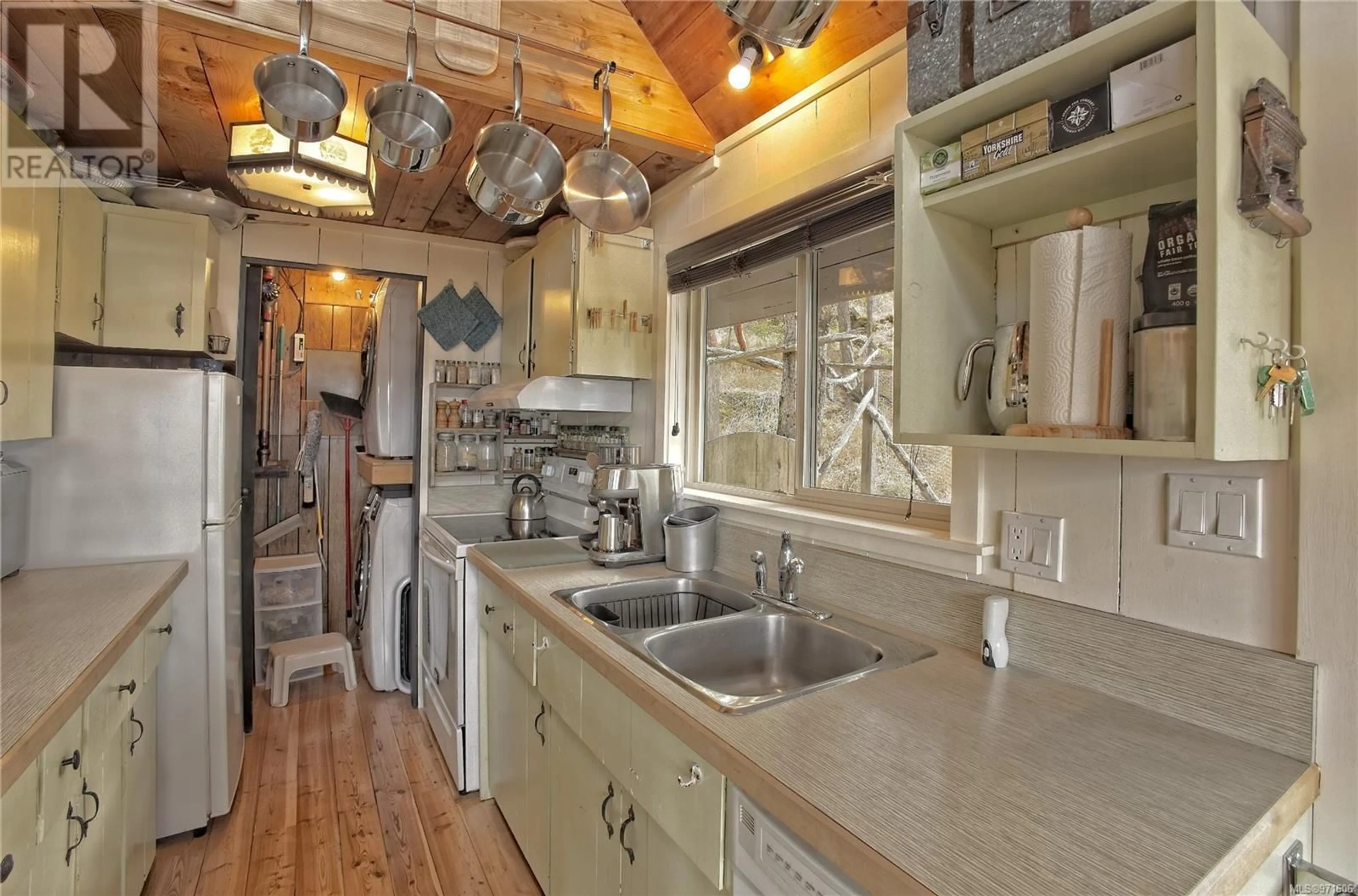 Kitchen, wood floors, cottage for 193 Monteith Rd, Salt Spring British Columbia V8K1H4