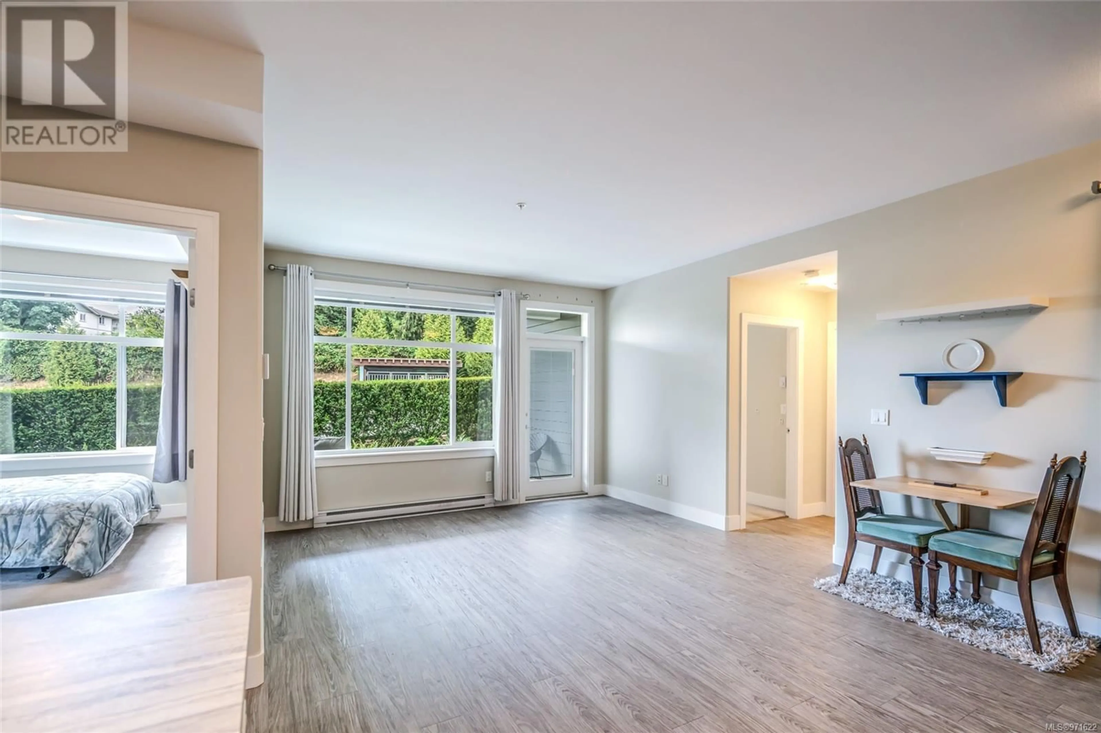 Indoor entryway, wood floors for 105 4960 Songbird Pl, Nanaimo British Columbia V9T0H7