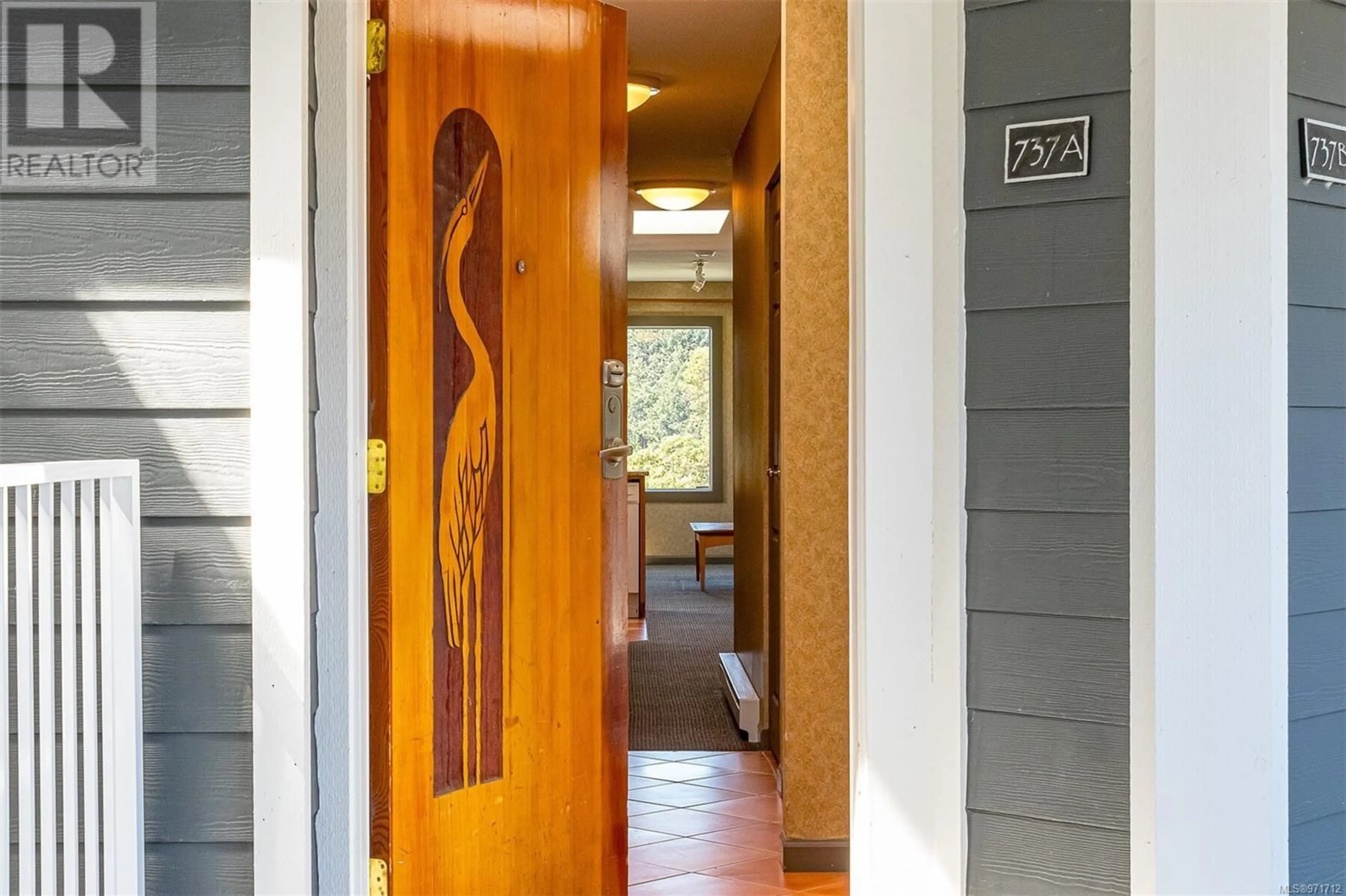 Indoor entryway, wood floors for 725 1600 Stroulger Rd, Nanoose Bay British Columbia V9P9B7