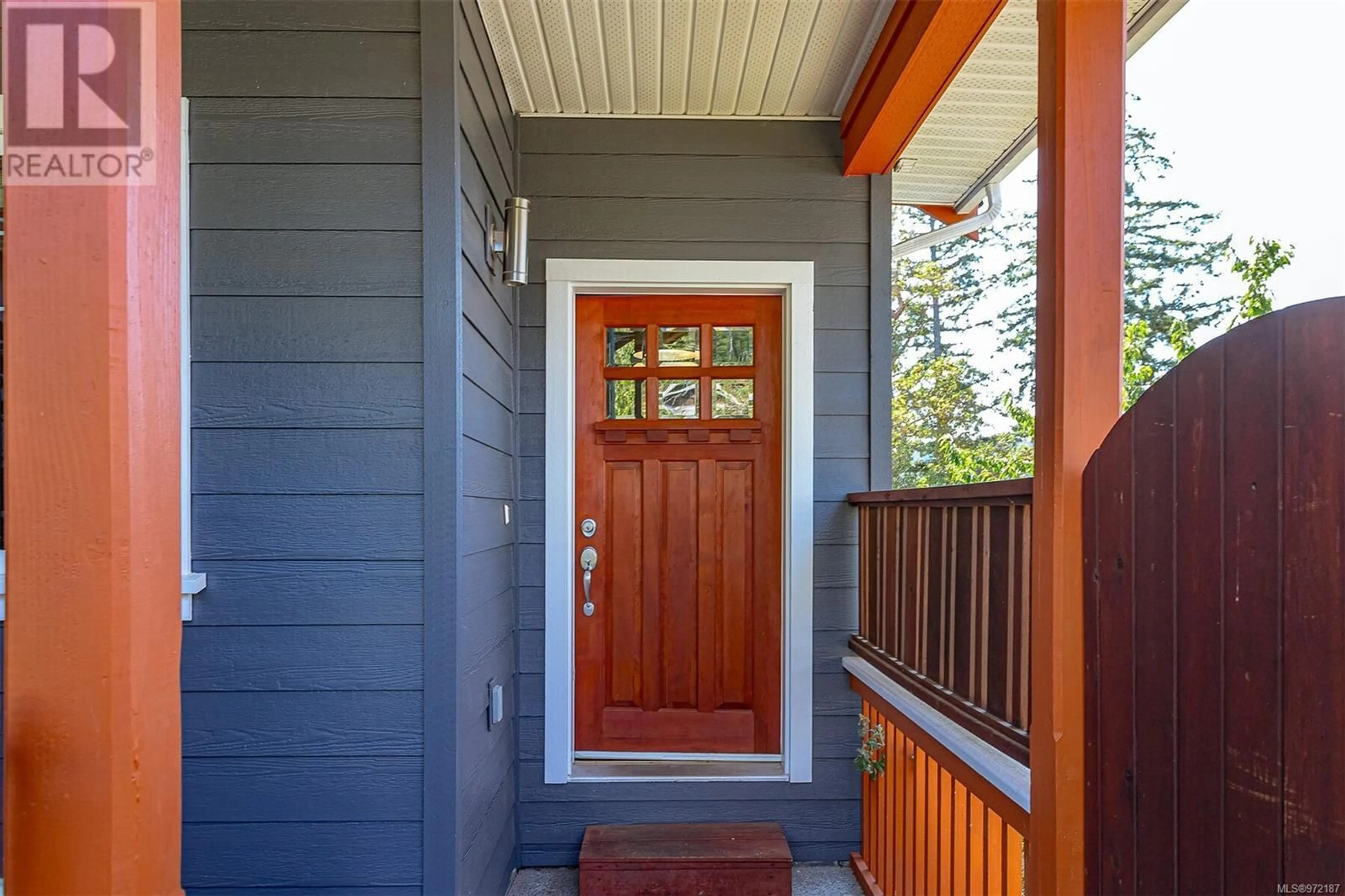 Indoor entryway for 943 Thrush Pl, Langford British Columbia V9C0B4