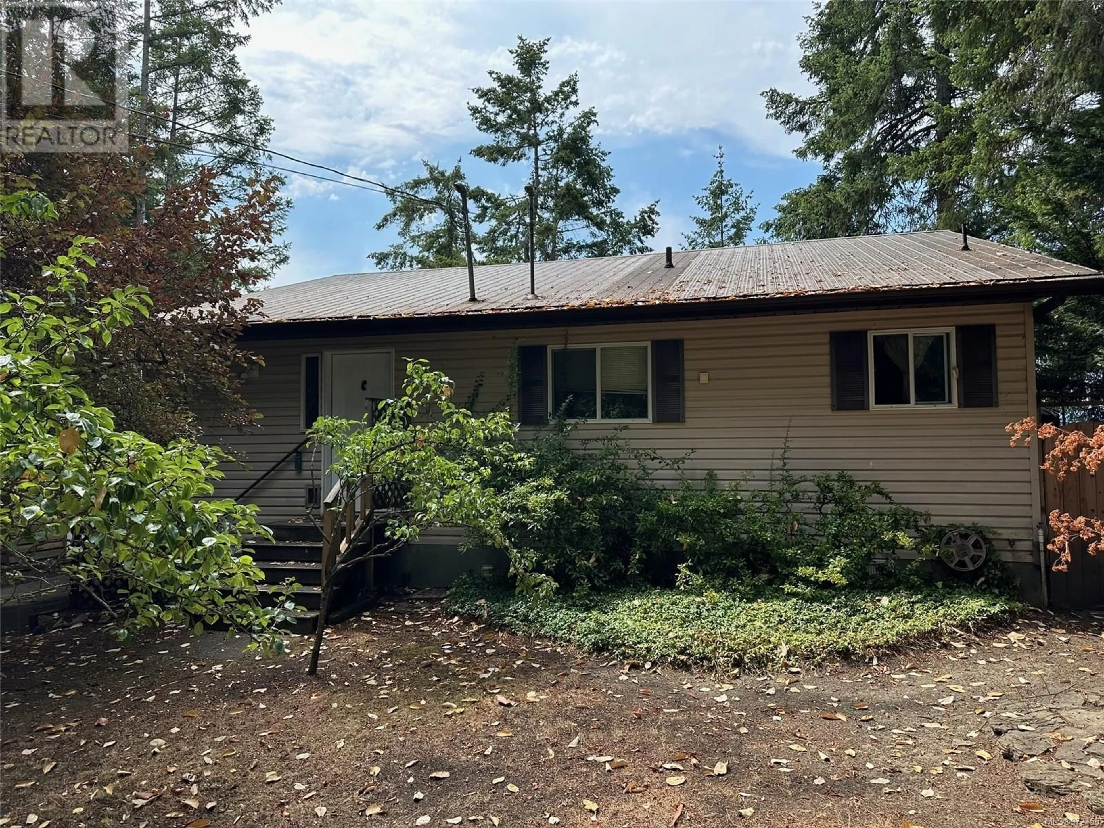 Frontside or backside of a home, cottage for 989 Pat Burns Ave, Gabriola Island British Columbia V0R1X2