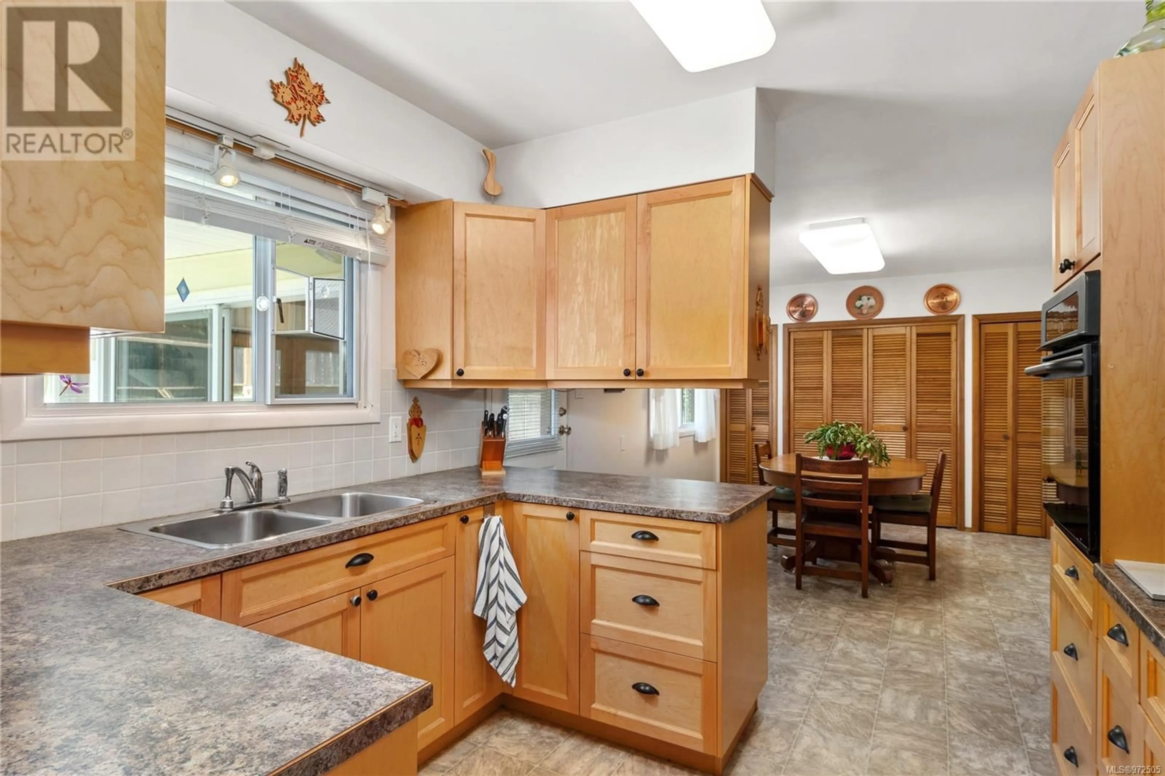 Kitchen, wood floors, cottage for 84 Ridgeview Pl, Campbell River British Columbia V9W2J6