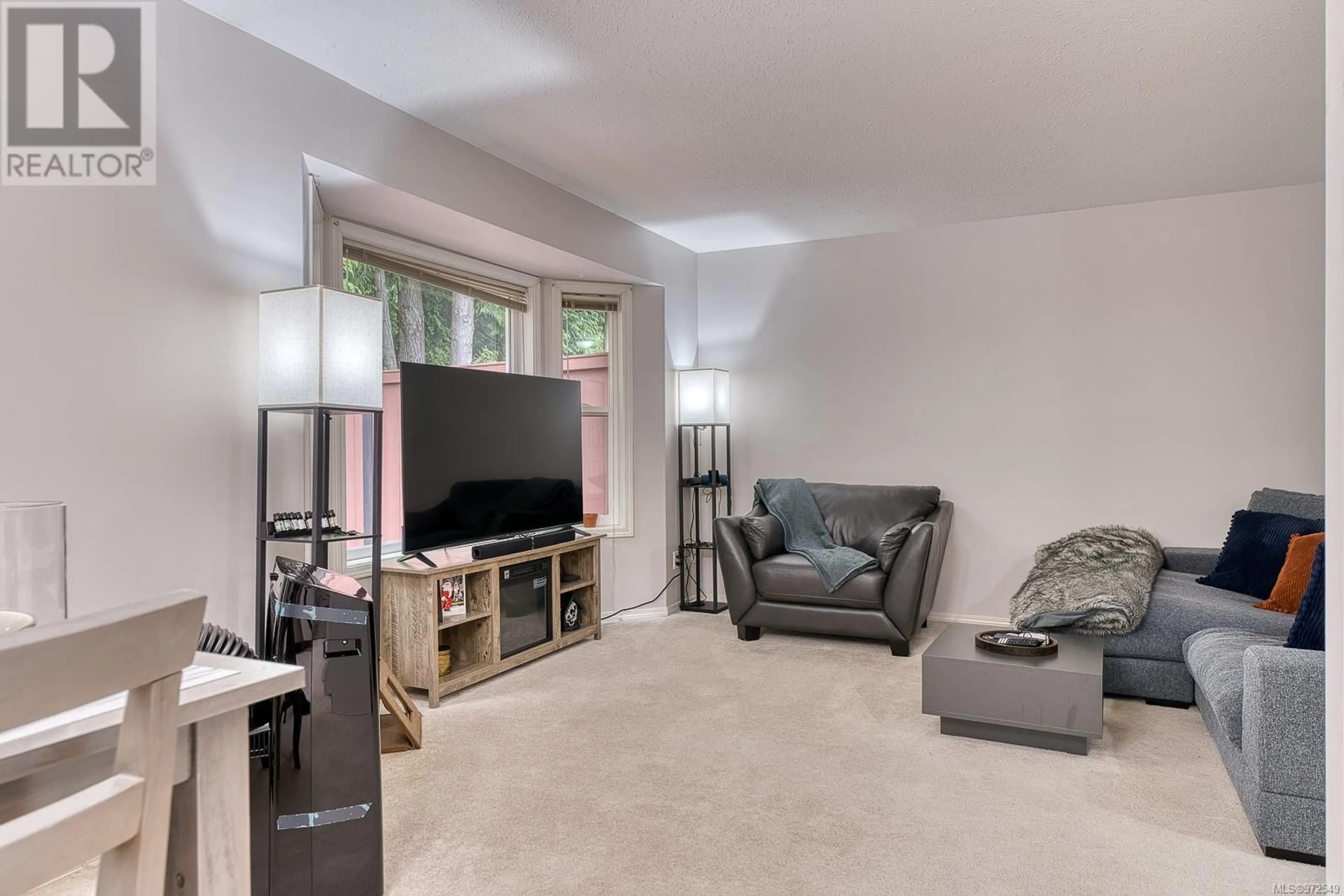 Living room for 21 2458 Labieux Rd, Nanaimo British Columbia V9T3M6