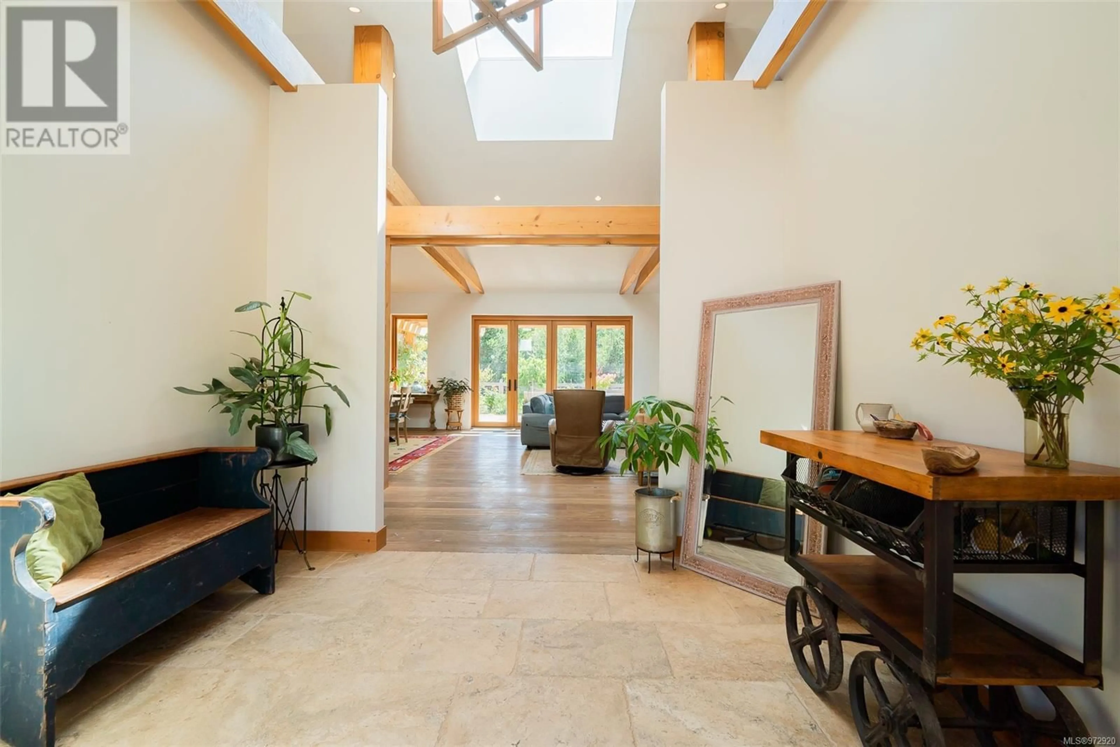 Indoor foyer, wood floors for 930 Spider Lake Rd, Qualicum Beach British Columbia V9K2L7