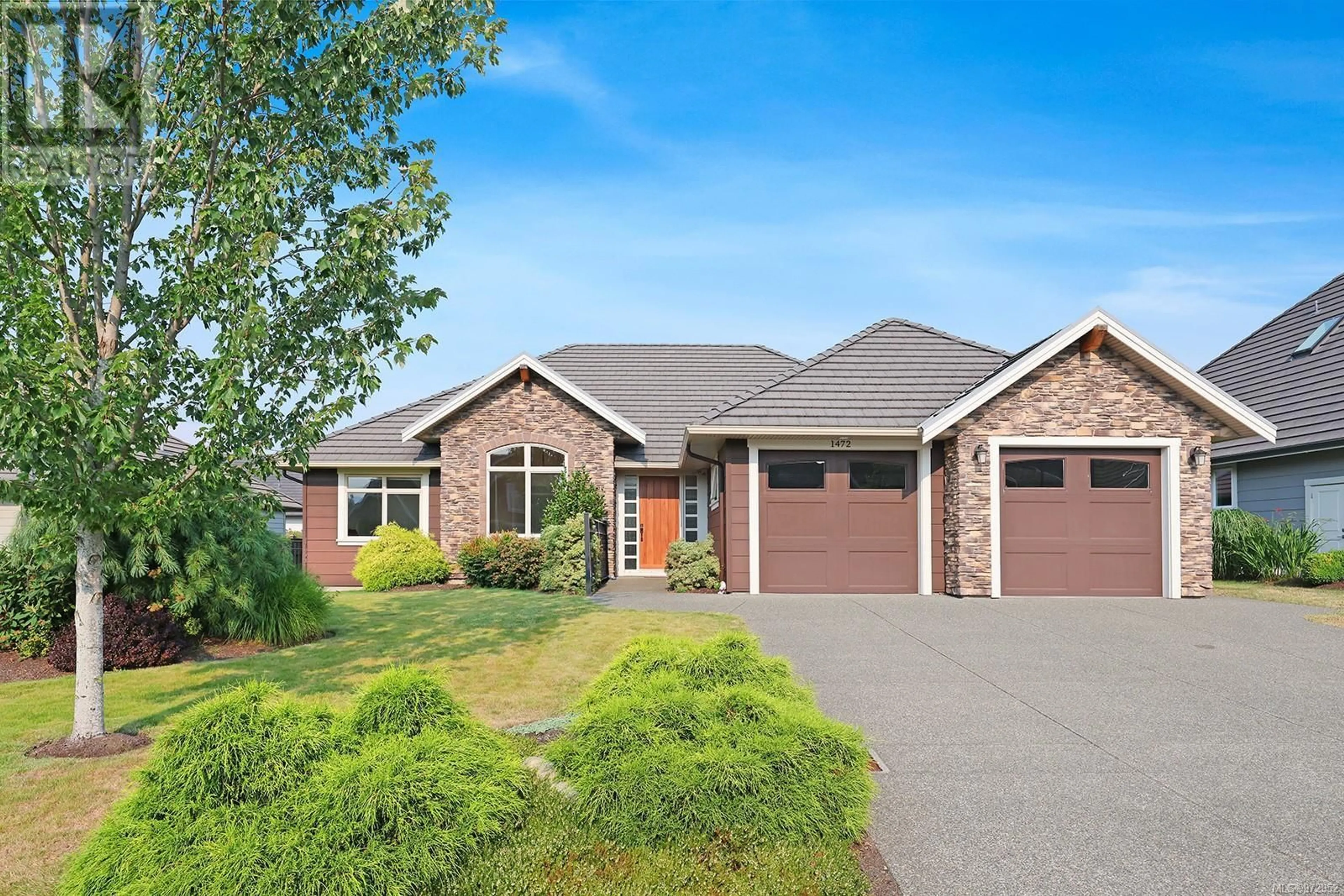 Home with brick exterior material for 1472 Crown Isle Dr, Courtenay British Columbia V9N4B2