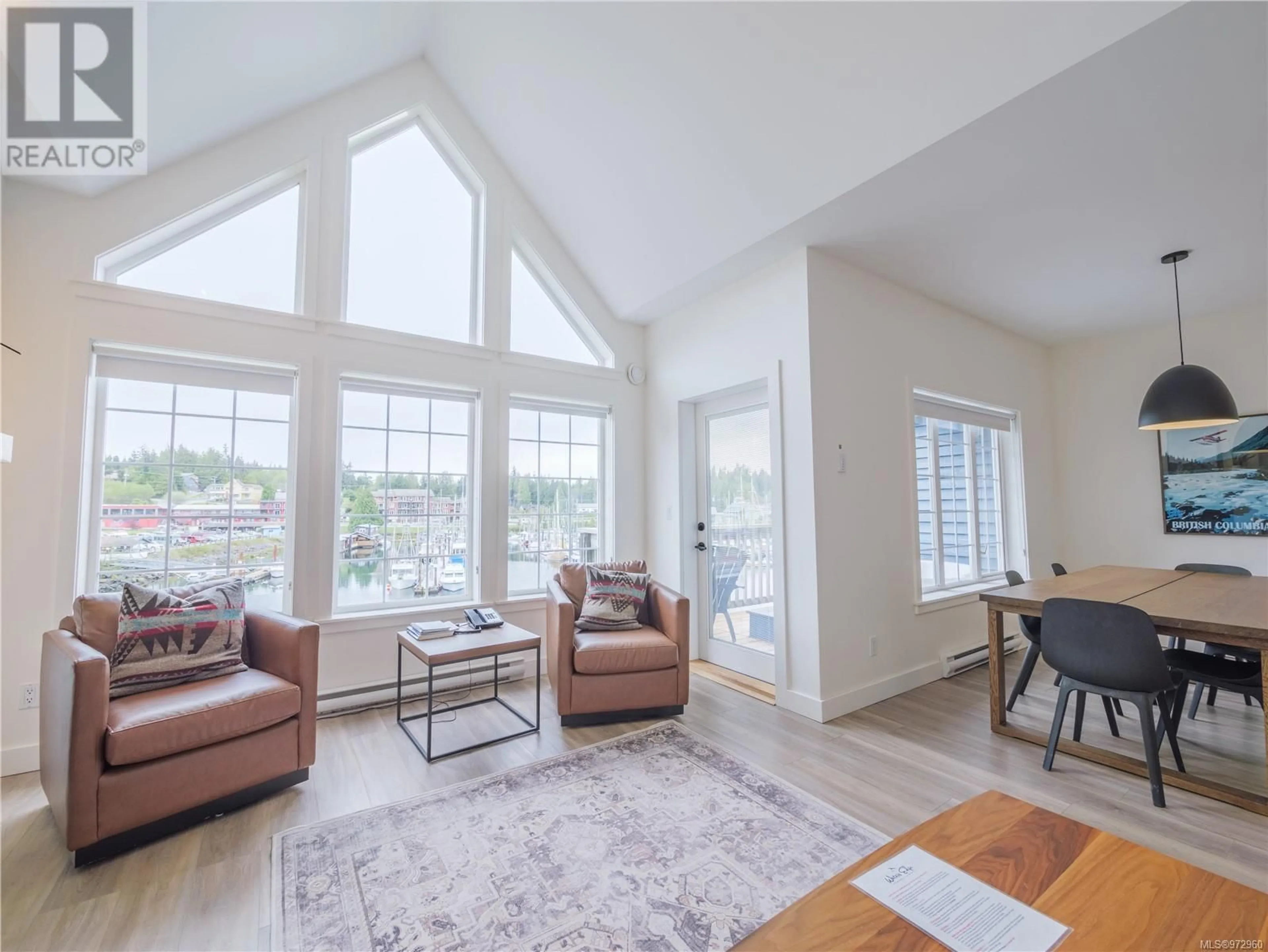 Living room, wood floors for 905 1971 Harbour Dr, Ucluelet British Columbia V0R3A0