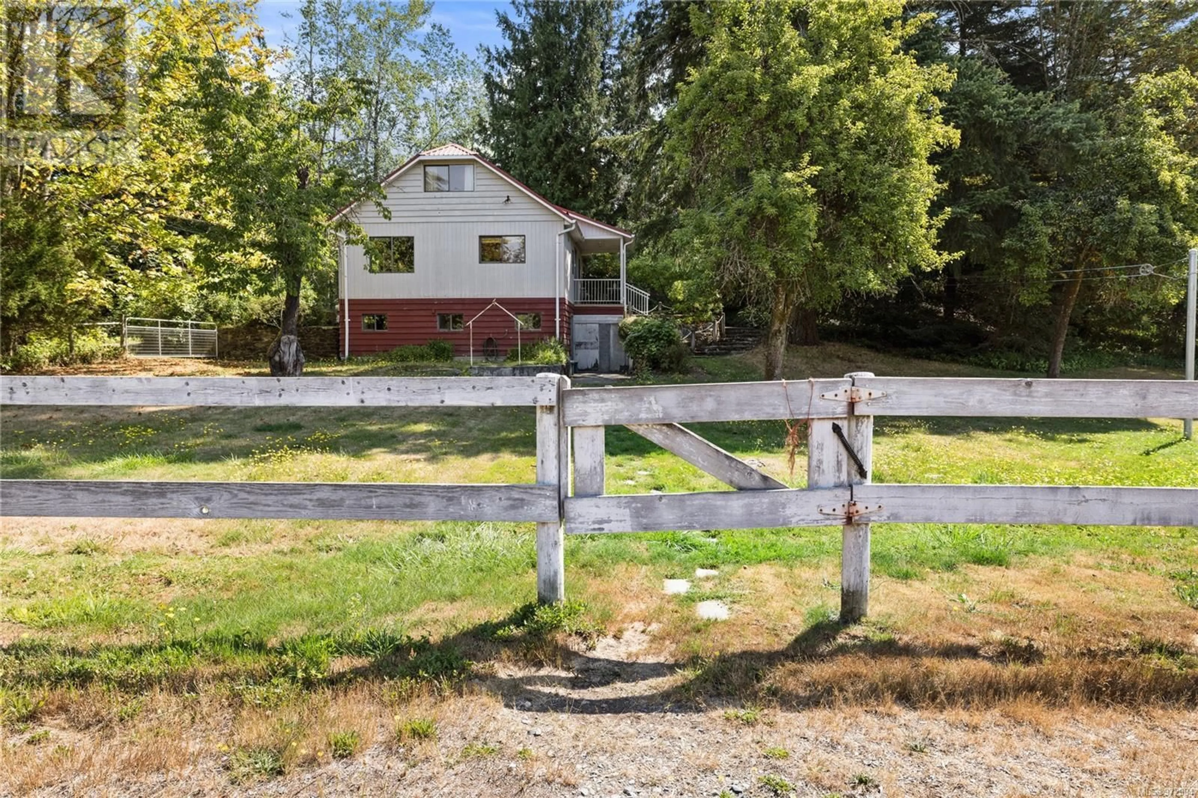 Frontside or backside of a home, cottage for 5430 Matson Rd, Ladysmith British Columbia V9G1L9