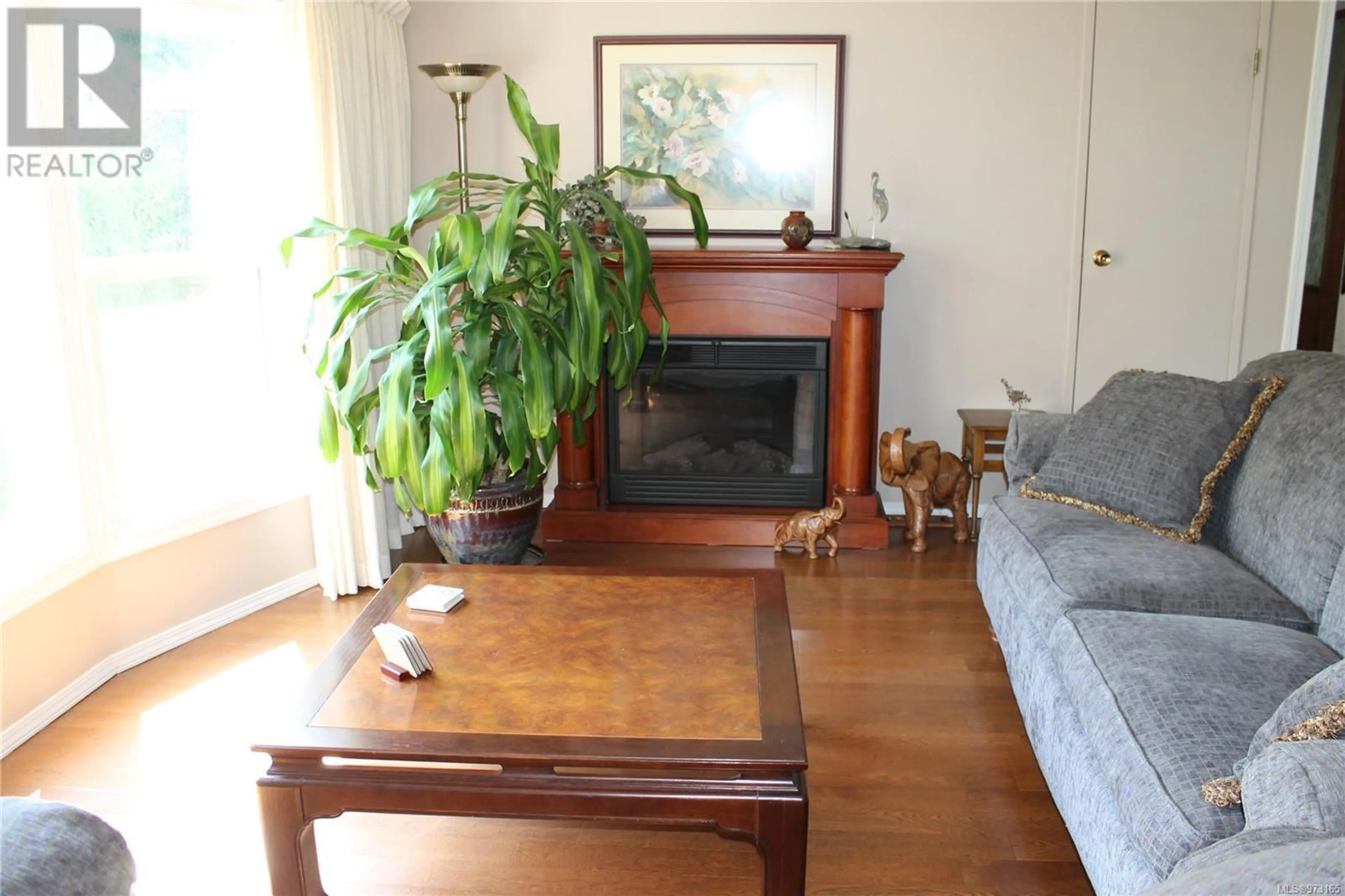 Living room, wood floors for 63 3640 Trans Canada Hwy, Cobble Hill British Columbia V8H0A2