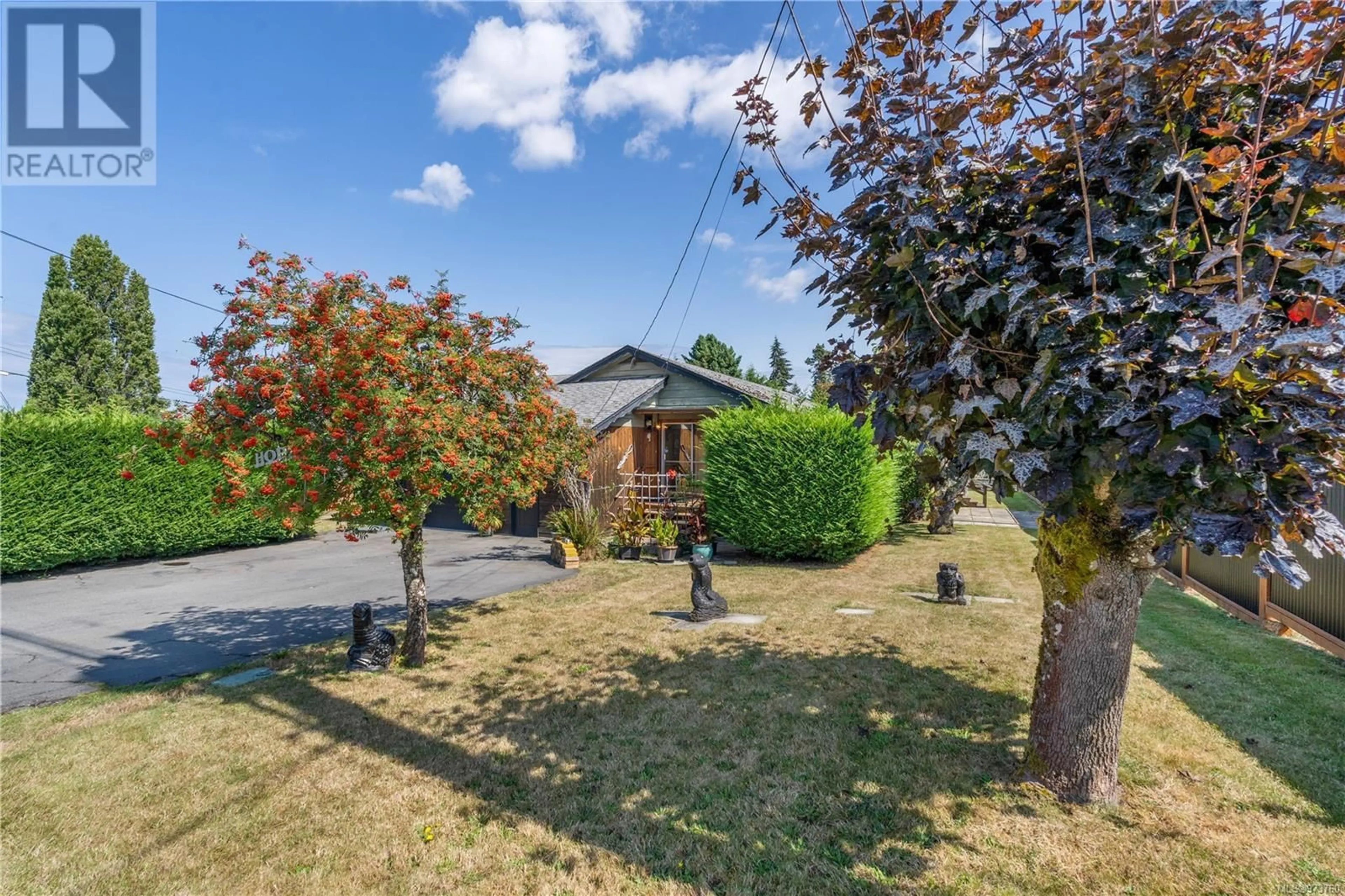 Patio, the fenced backyard for 8005 Queen St, Crofton British Columbia V0R1R0