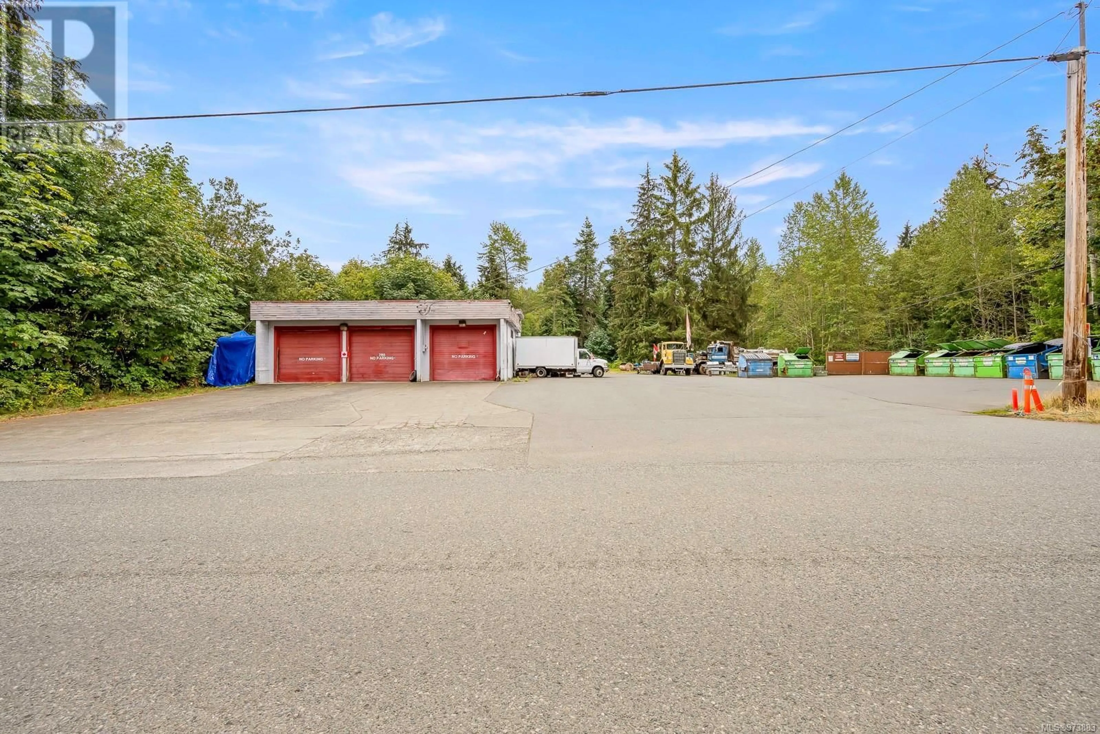 Parking for 2185 REGENT ROAD, Black Creek British Columbia V9W3S4