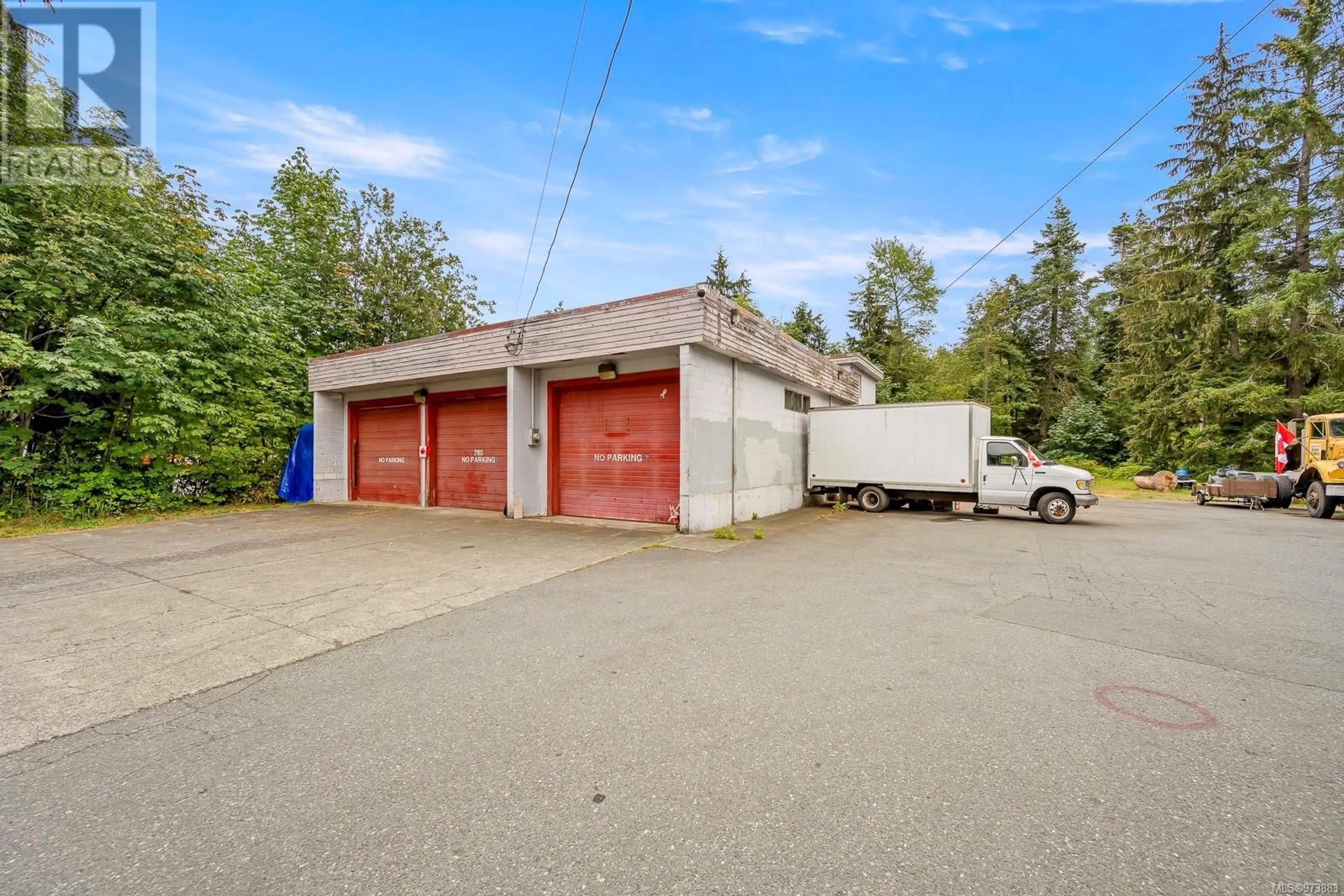 Indoor garage for 2185 REGENT ROAD, Black Creek British Columbia V9W3S4