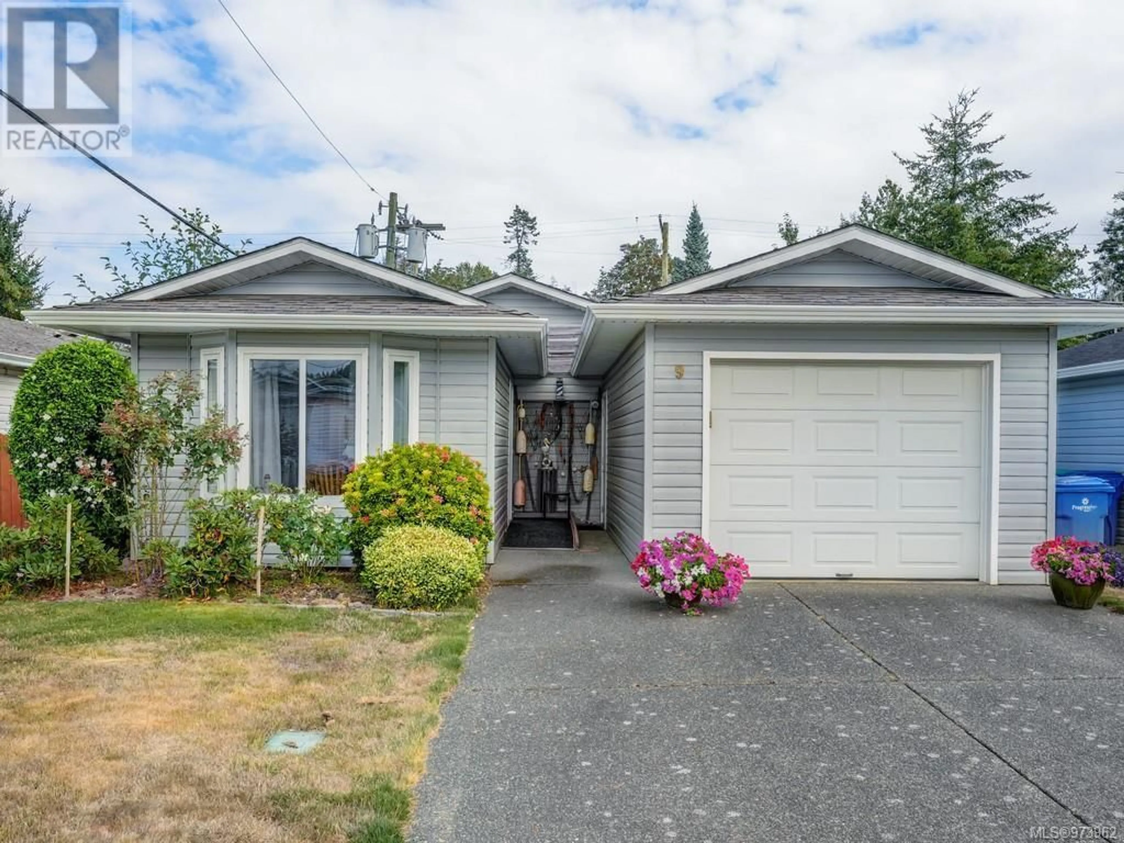 Frontside or backside of a home for 9 7570 Tetayut Rd, Central Saanich British Columbia V8M2H4