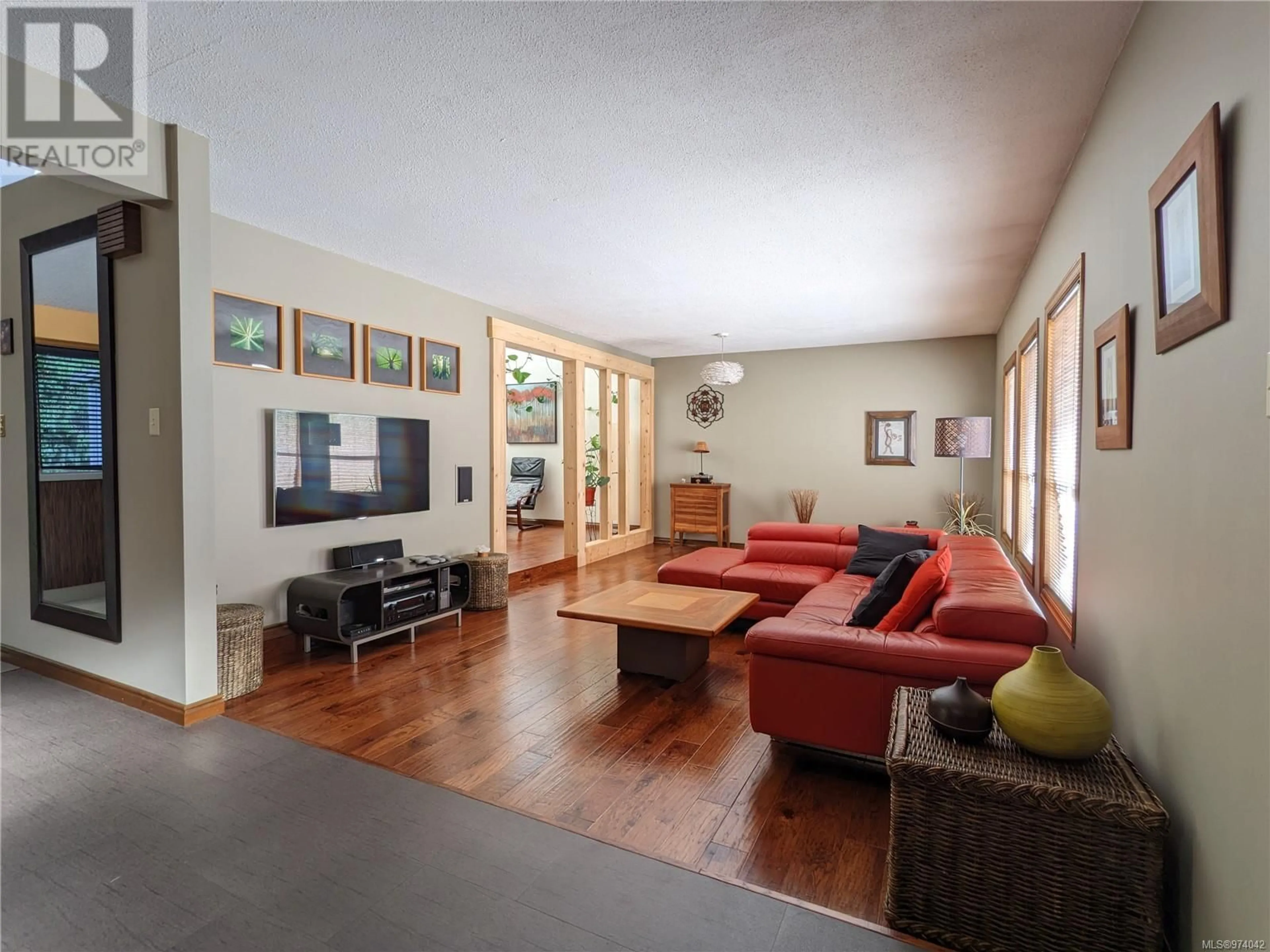 Living room, wood floors for 566 Fermoy Pl, Saanich British Columbia V8Z6N2