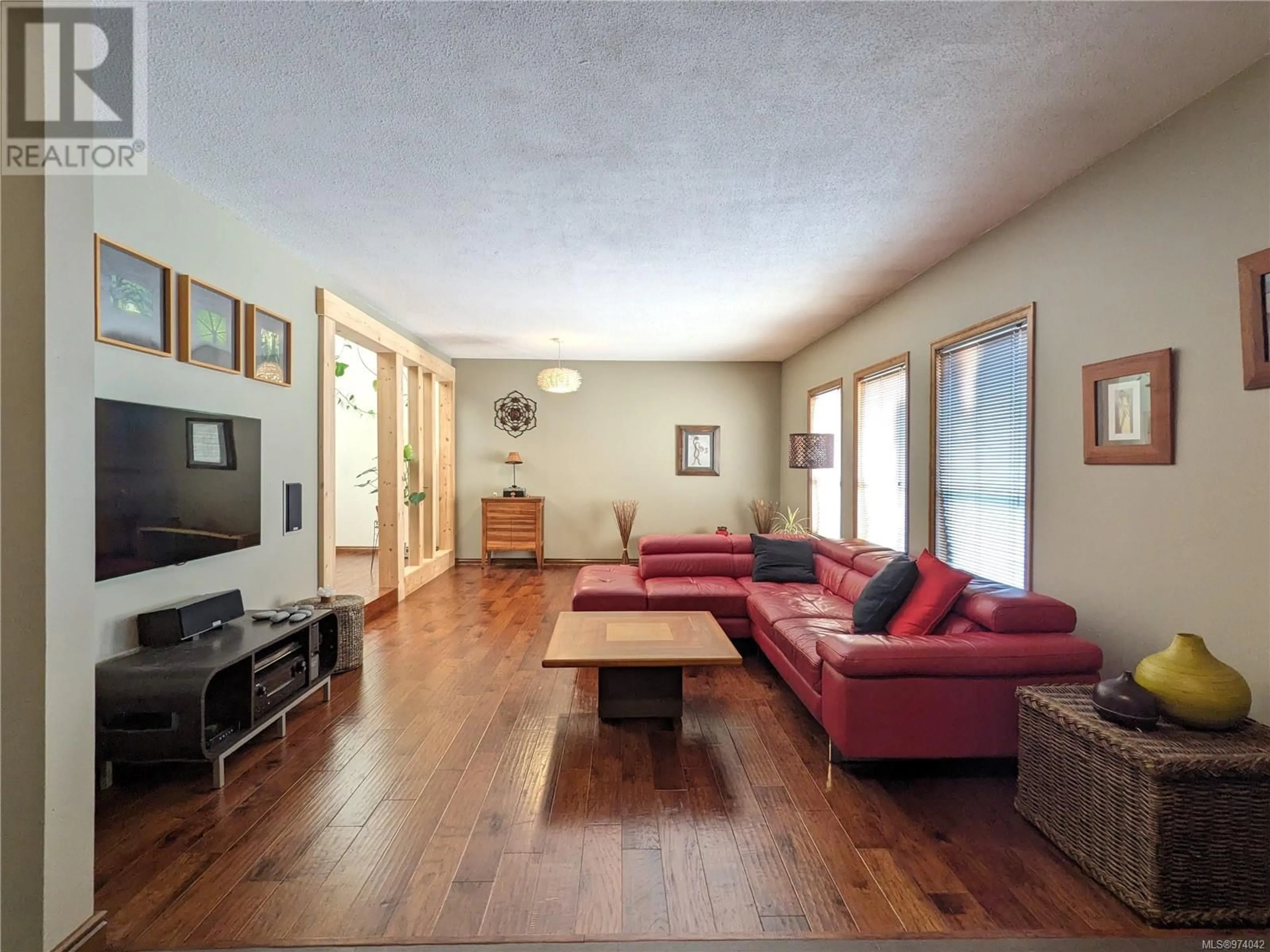 Living room, wood floors for 566 Fermoy Pl, Saanich British Columbia V8Z6N2