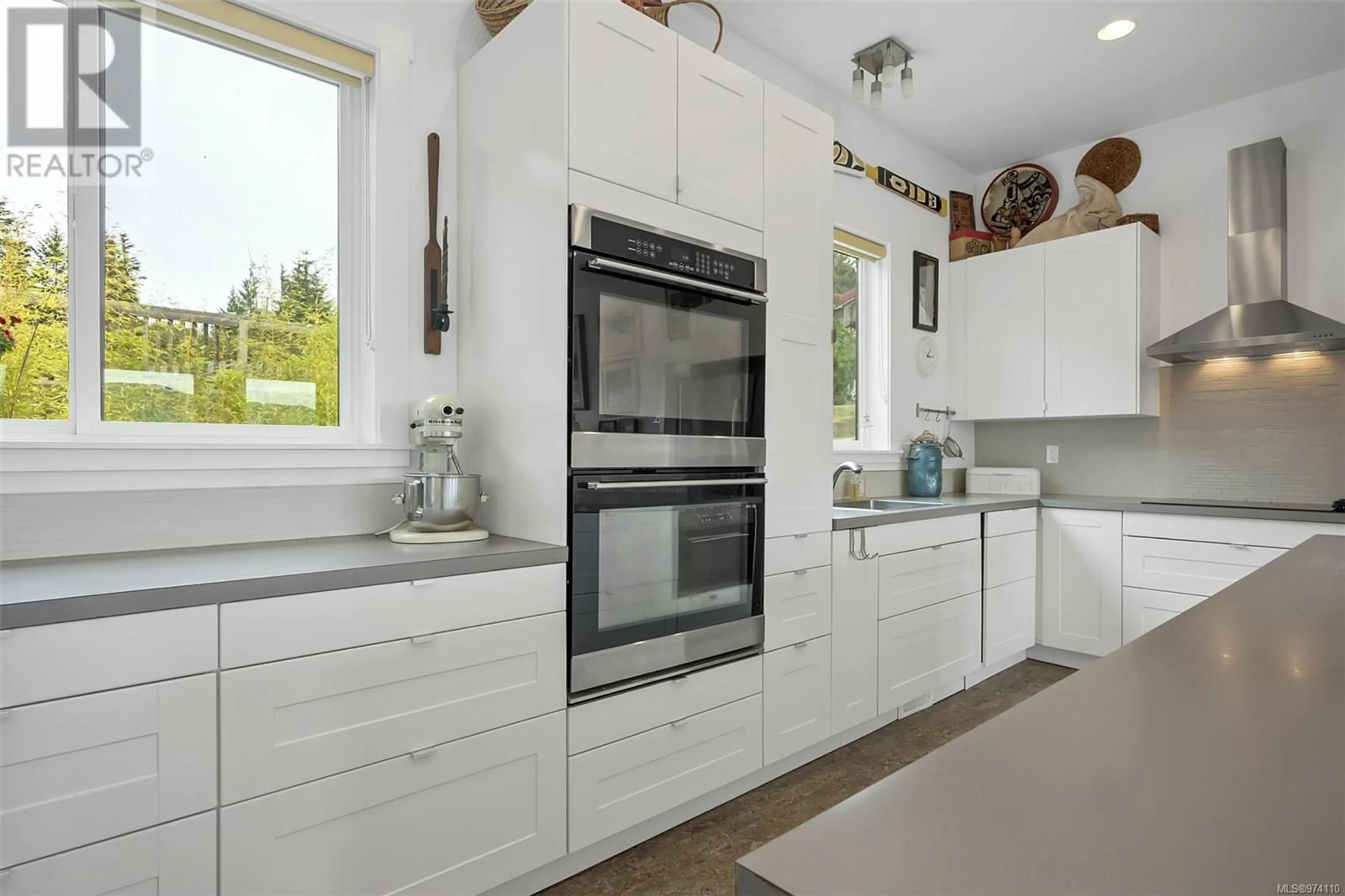 Contemporary kitchen, wood floors, cottage for 55 Poplar Rd, Alert Bay British Columbia V0N1A0